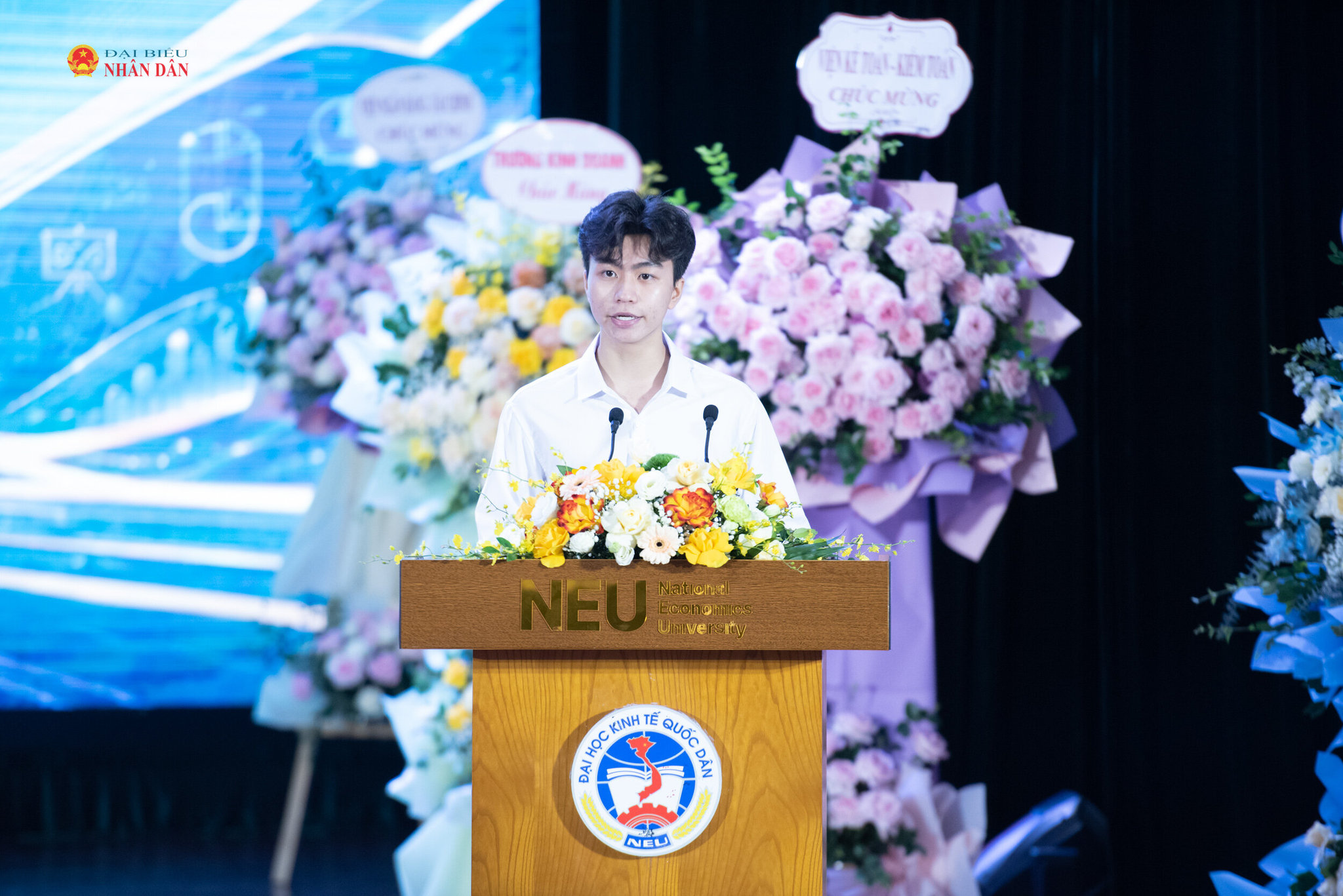 Em Phạm Chiêm Kiệt Huy, ngành Kinh tế Quốc tế đại diện các tân sinh viên khóa 68 phát biểu