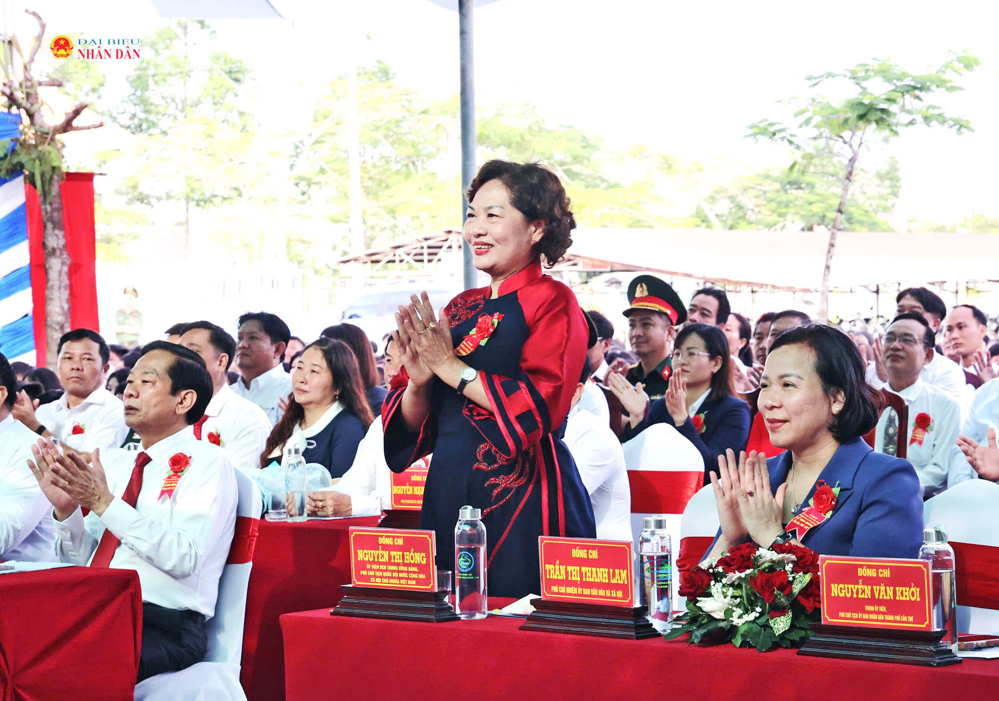 Phó Chủ tịch Quốc hội Nguyễn Thị Hồng dự Lễ khai giảng tại Trường THCS và THPT Ngã Sáu, TP. Cần Thơ