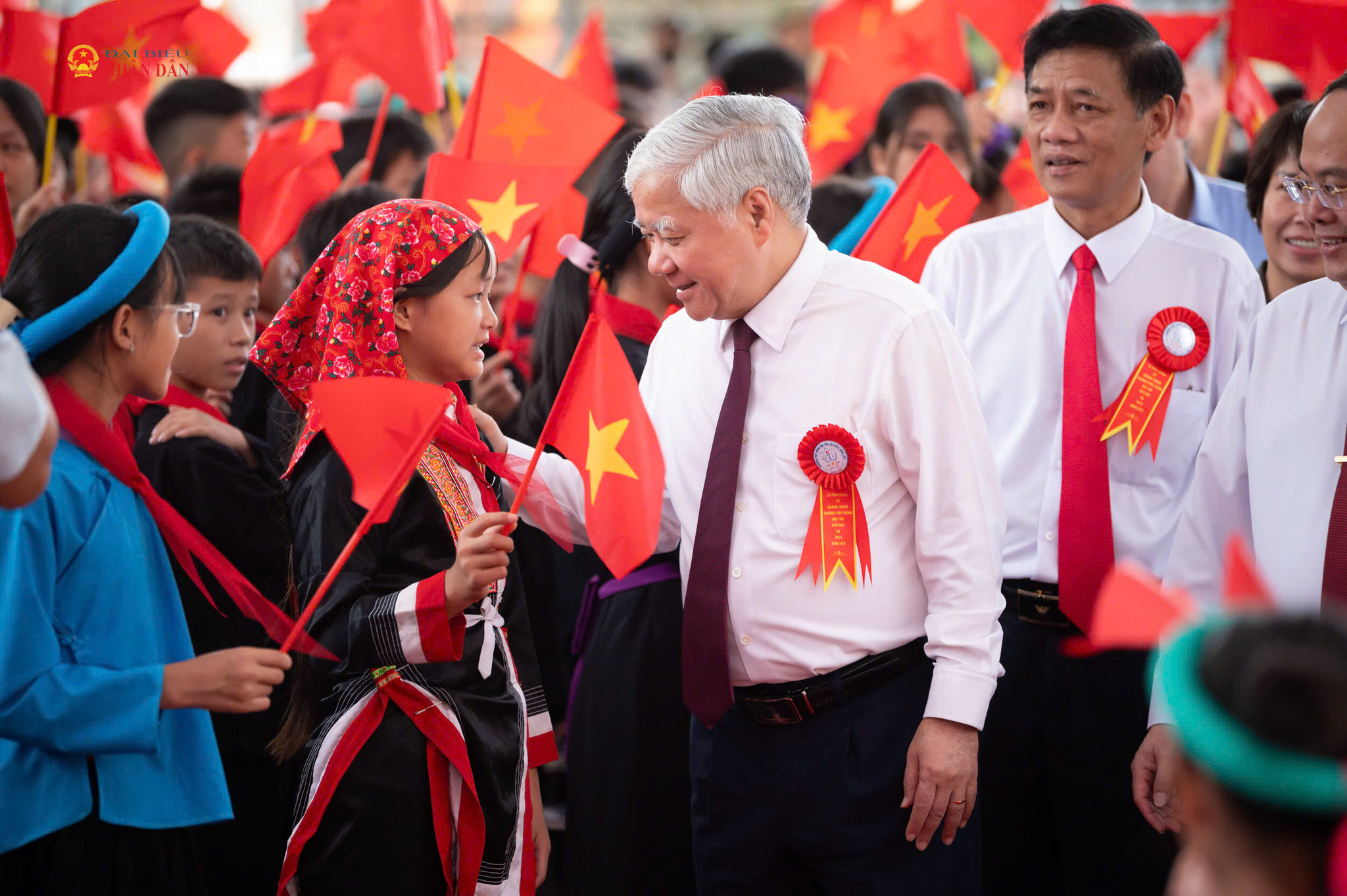 Phó Chủ tịch Thường trực Quốc hội Đỗ Văn Chiến dự Lễ khai giảng và khánh thành Trường Phổ thông nội trú Tiểu học và THCS Bình Liêu, tỉnh Quảng Ninh