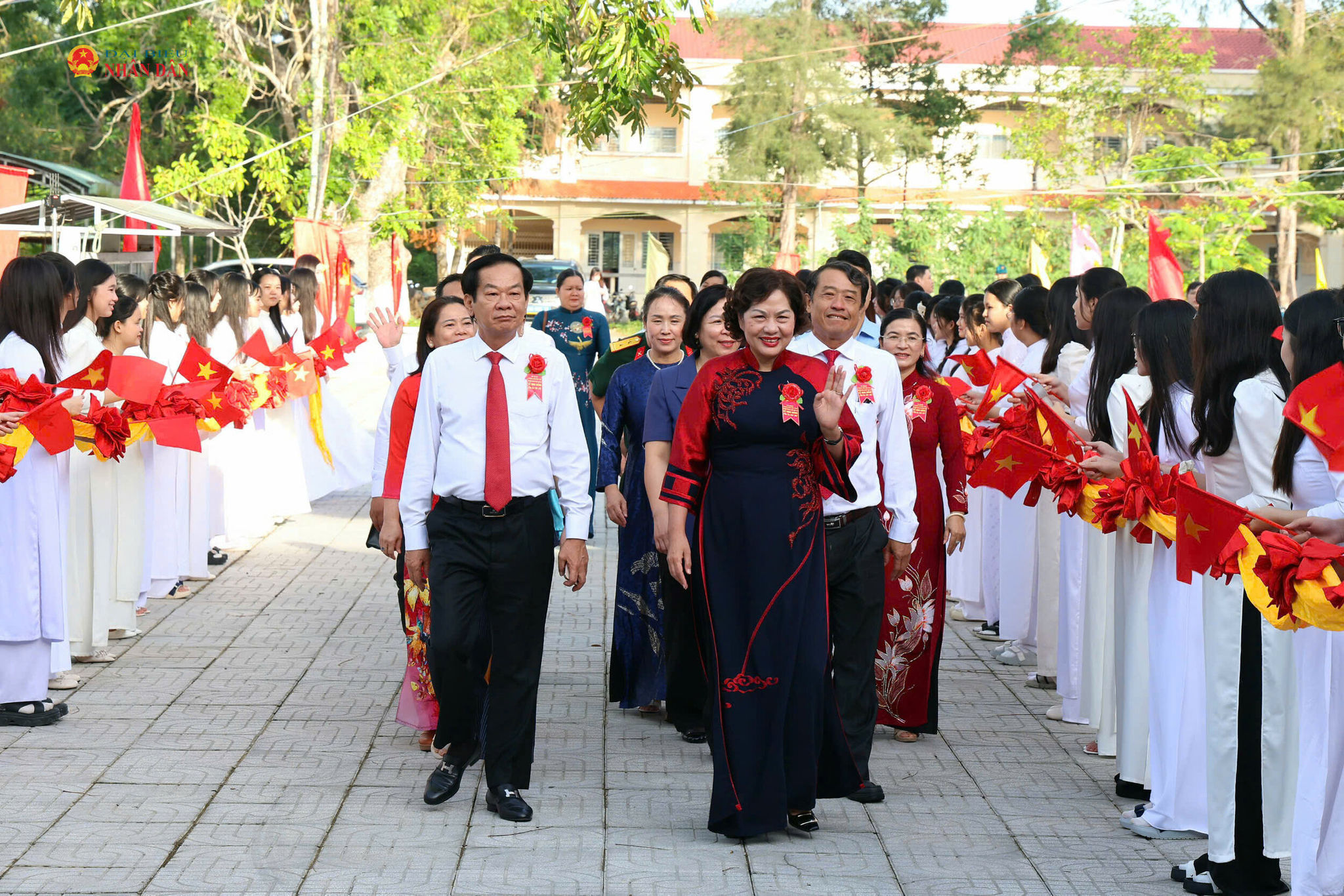 Phó Chủ tịch Quốc hội Nguyễn Thị Hồng đến dự Lễ khai giảng năm học mới 2026 - 2027 tại Trường THCS và THPT Ngã Sáu, TP. Cần Thơ