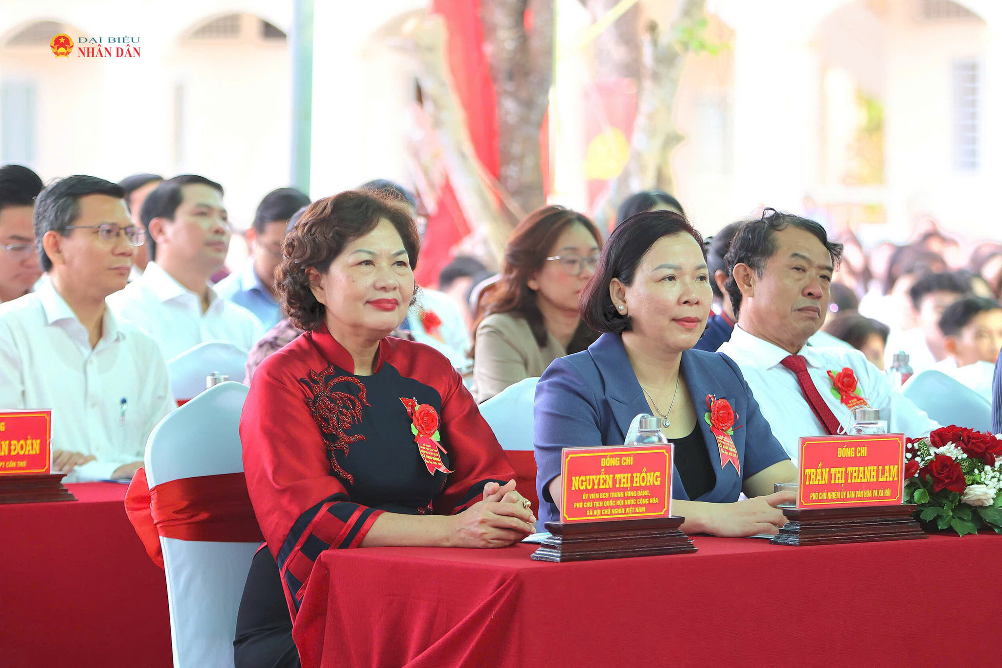 Phó Chủ tịch Quốc hội Nguyễn Thị Hồng dự Lễ khai giảng năm học mới 2026 - 2027 tại Trường THCS và THPT Ngã Sáu, TP. Cần Thơ