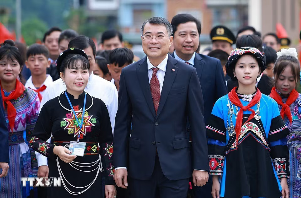 Thủ tướng Lê Minh Hưng đến dự Lễ khai giảng năm học mới tại Trường Phổ thông nội trú liên cấp Mường Khương (Lào Cai)