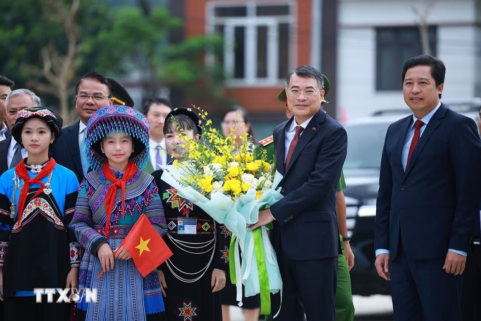 Thủ tướng Chính phủ Lê Minh Hưng đến dự Lễ khai giảng năm học 2026-2027 tại Trường Phổ thông nội trú Mường Khương, xã Mường Khương, tỉnh Lào Cai