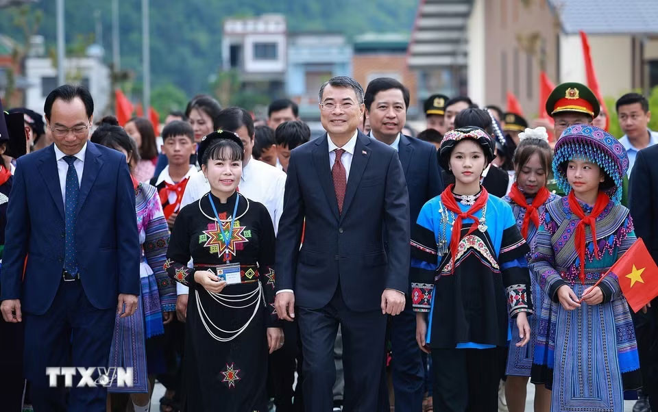 Thủ tướng Chính phủ Lê Minh Hưng Lê Minh Hưng đến dự Lễ khai giảng năm học 2026-2027 tại Trường Phổ thông nội trú Mường Khương, xã Mường Khương, tỉnh Lào Cai