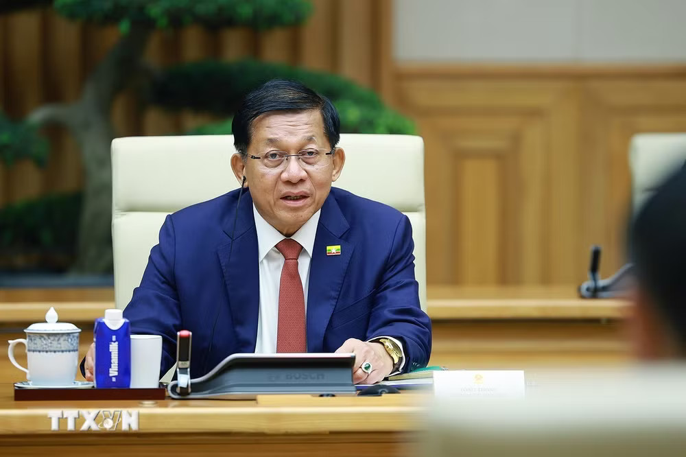 Tổng thống nước Cộng hòa Liên bang Myanmar Min Aung Hlaing phát biểu. (Ảnh: Dương Giang/TTXVN) Tổng thống nước Cộng hòa Liên bang Myanmar Min Aung Hlaing phát biểu
