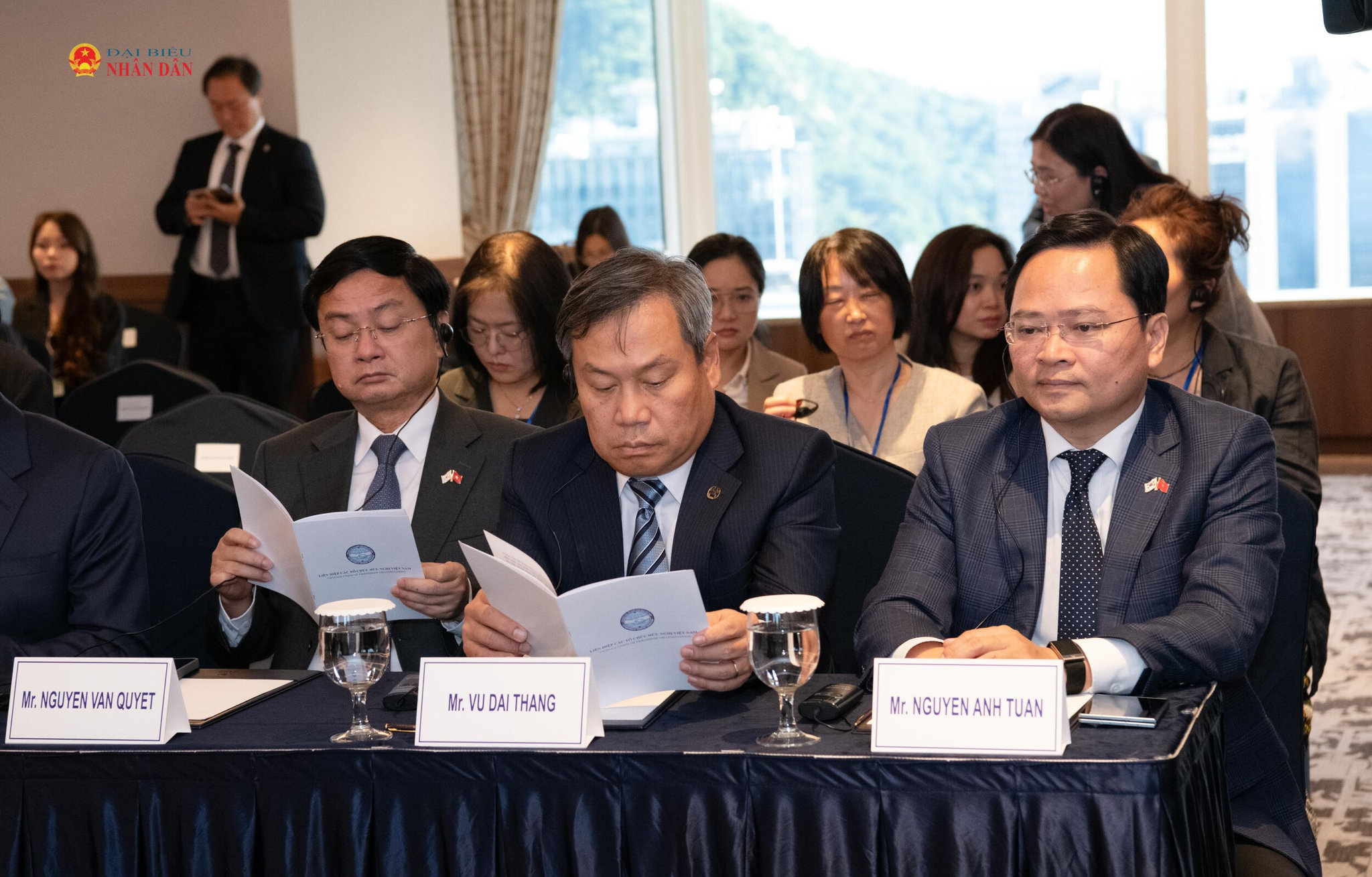 Các đại biểu dự cuộc gặp
