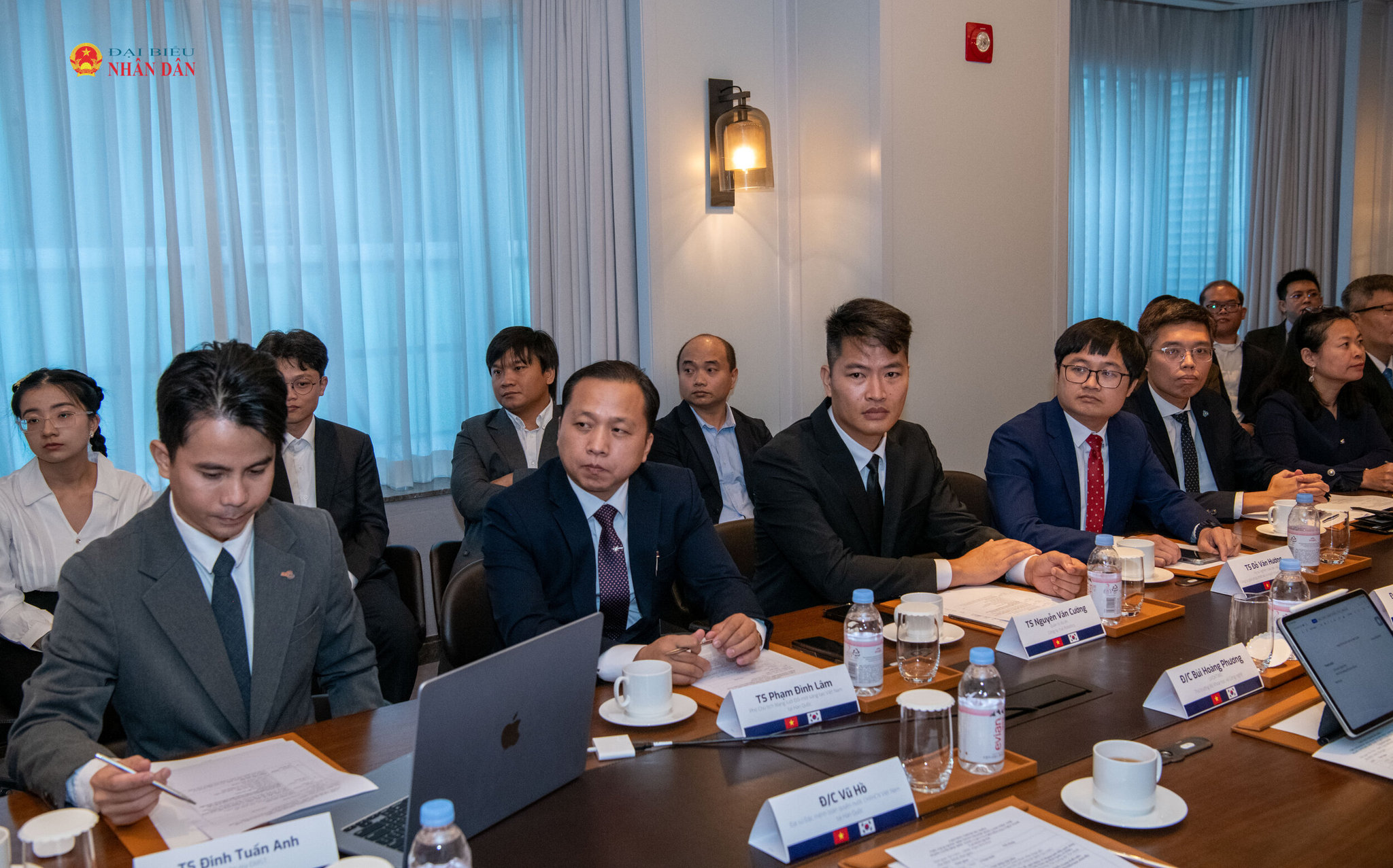 Các đại biểu tham dự cuộc tiếp.2