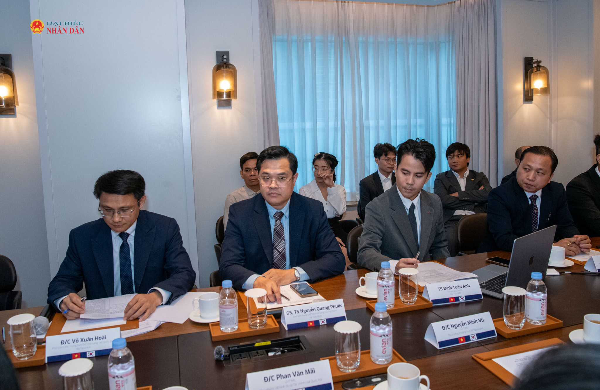 Các đại biểu tham dự cuộc tiếp.3