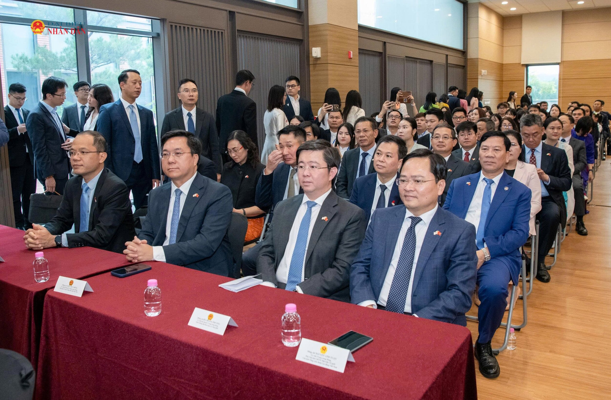 Các đại biểu dự cuộc gặp