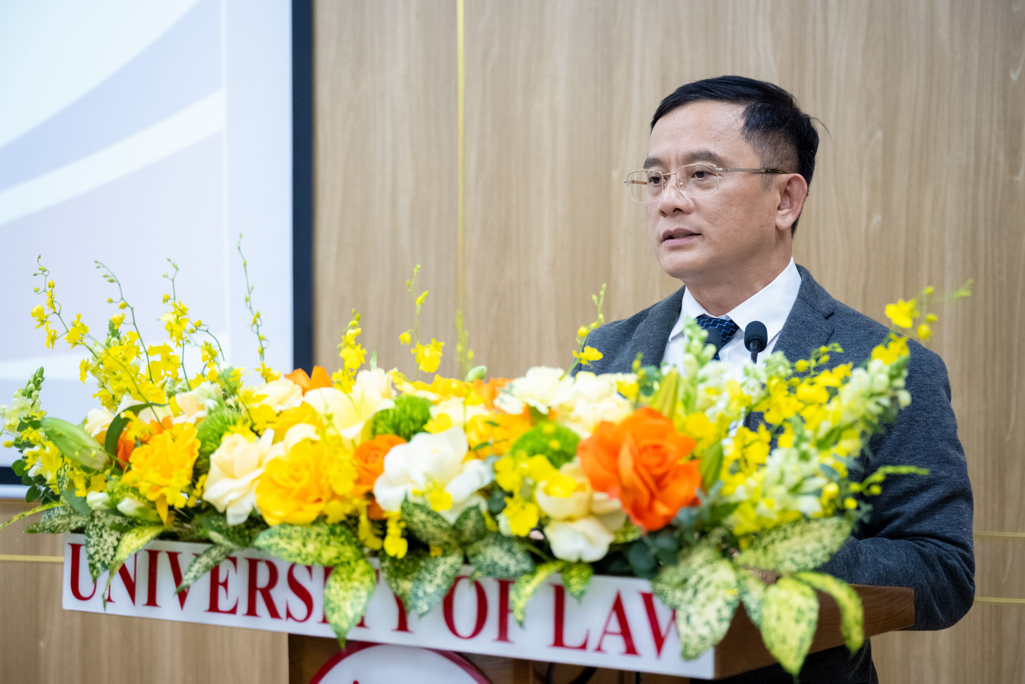 PGS.TS Nguyễn Tiến Vinh, Hiệu trưởng Trường Đại học Luật (Đại học Quốc gia Hà Nội) phát biểu