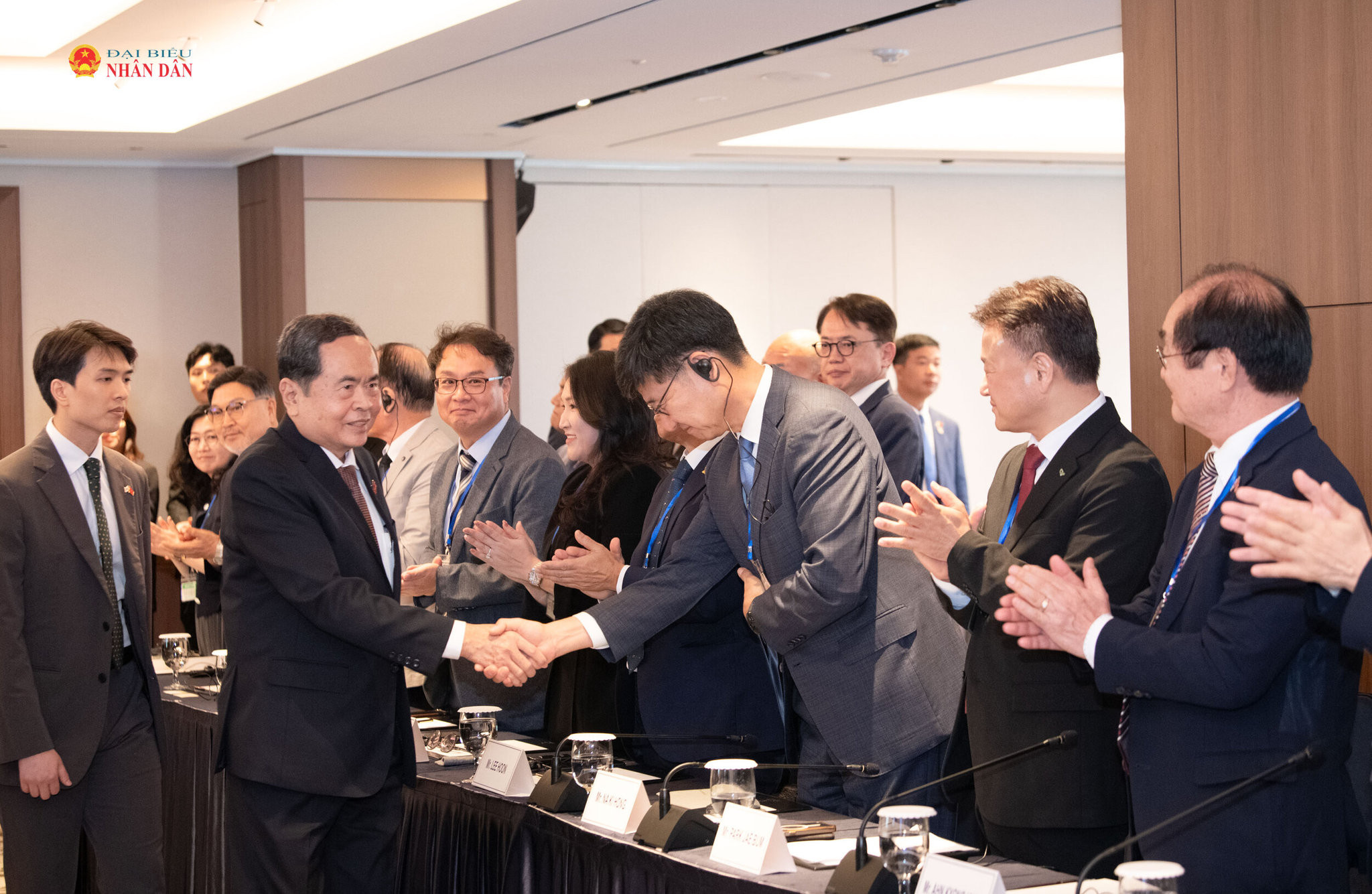 Chủ tịch Quốc hội Trần Thanh Mẫn gặp gỡ những người bạn Hàn Quốc ở Seoul ngày 6/9. Ảnh: Lâm Hiển