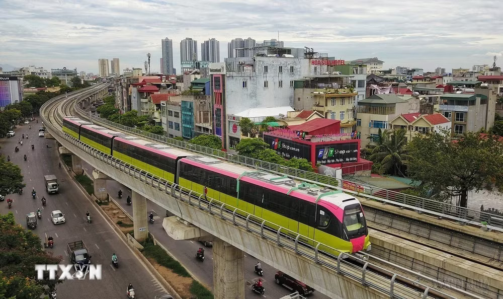 Dự án tuyến đường sắt đô thị số 3 (Nhổn-ga Hà Nội) vay vốn ODA của Ngân hàng Phát triển châu Á (ADB), Cơ quan Phát triển Pháp (AFD), Ngân hàng đầu tư châu Âu (EIB) và Chính phủ Pháp (DGT), được công ty Systra của Pháp tư vấn thiết kế. (