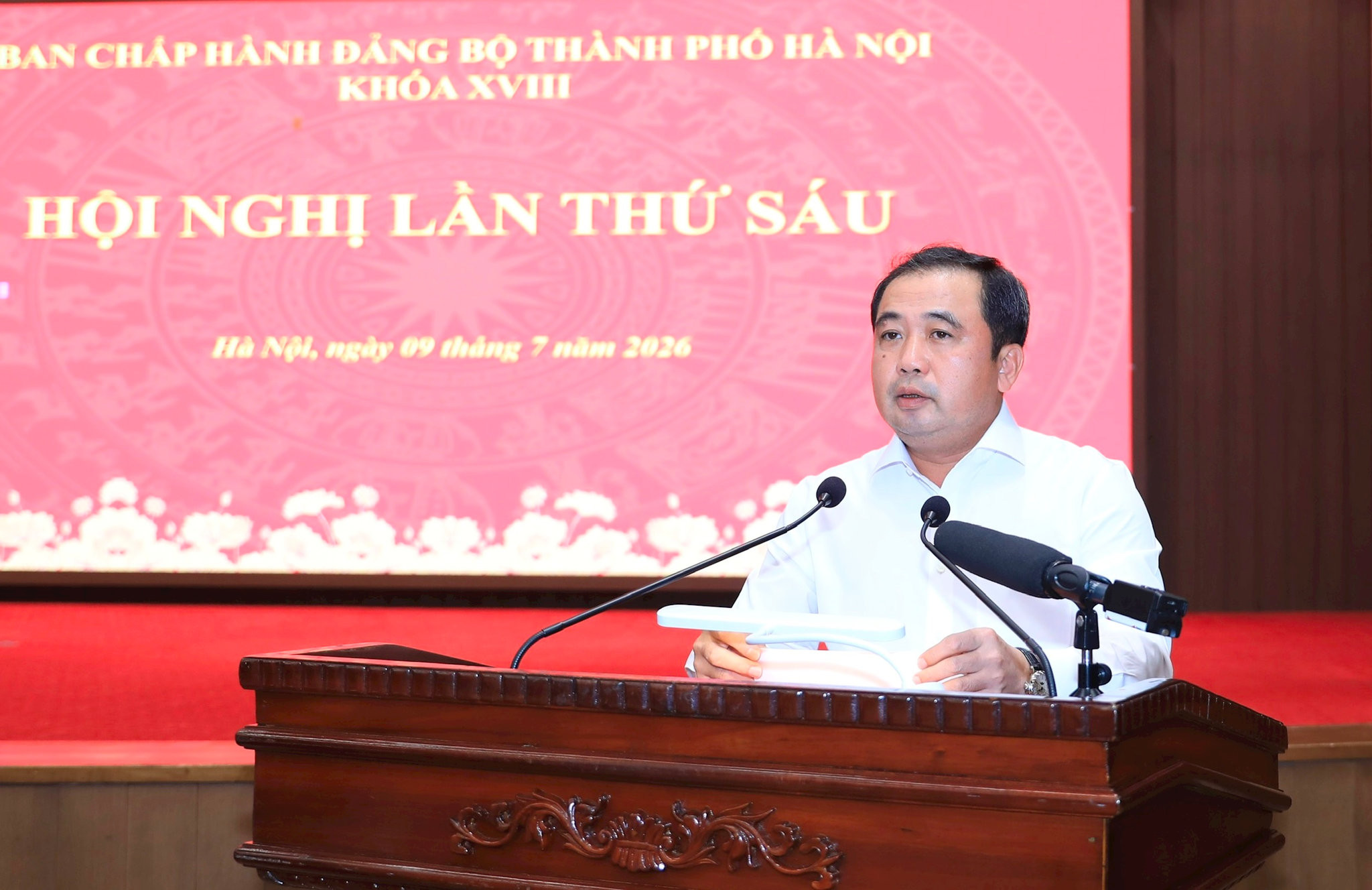 Bí thư Thành ủy Hà Nội Trần Đức Thắng phát biểu khai mạc hội nghị. Ảnh: Thành Thái