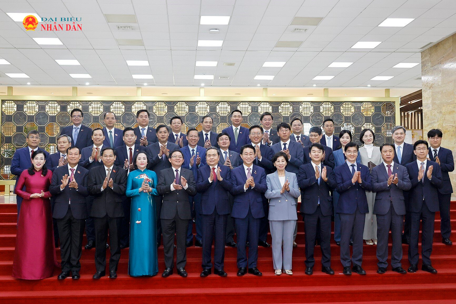 Chủ tịch Quốc hội Trần Thanh Mẫn, Chủ tịch Quốc hội Hàn Quốc Cho Jeong Sik với đại biểu