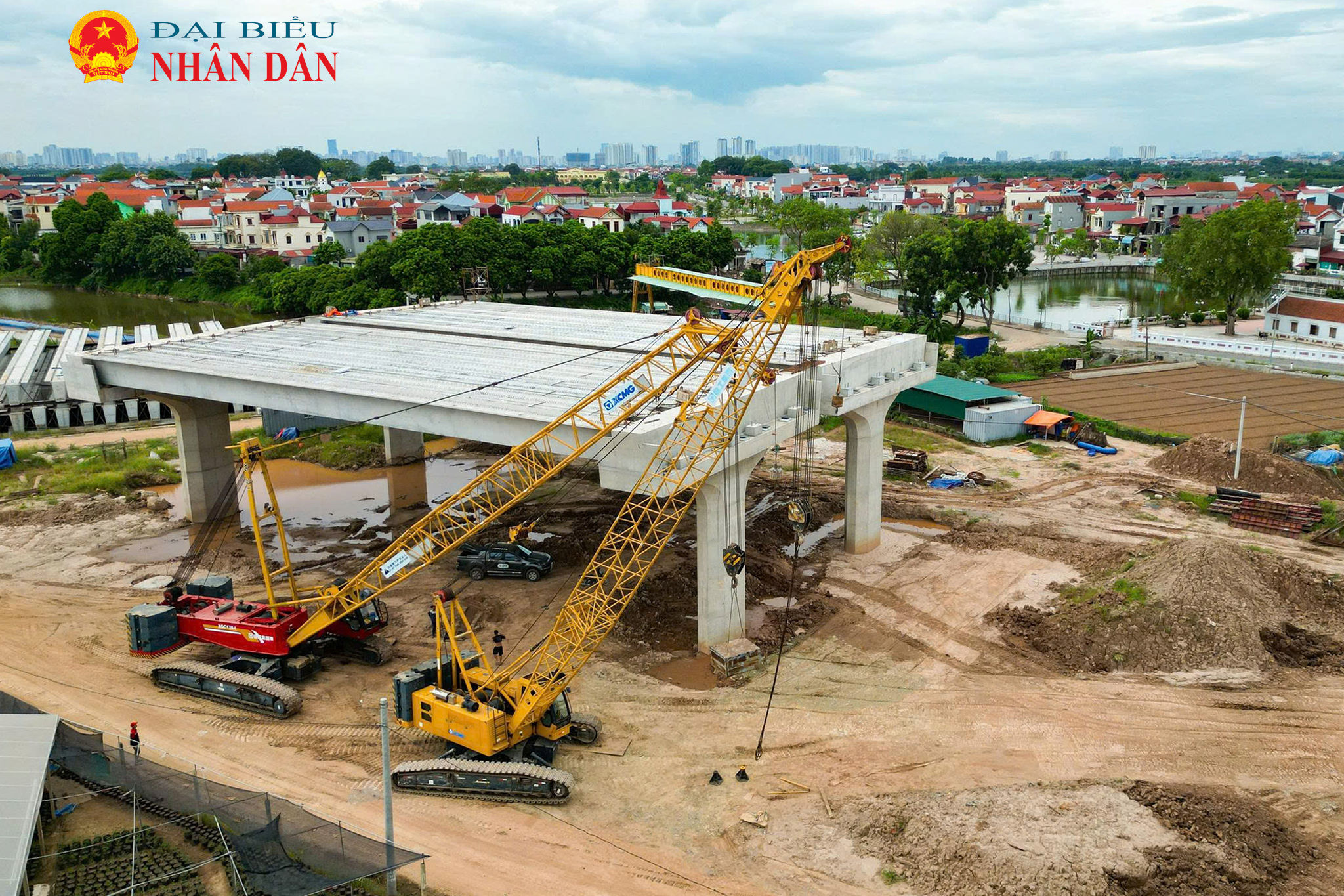 Cũng theo ghi nhận, để đảm bảo nguồn cung cho công đoạn này, hai bãi đúc dầm quy mô lớn đã được thiết lập ngay tại công trường phía Hưng Yên nhằm phục vụ trực tiếp cho hạng mục cầu cạn