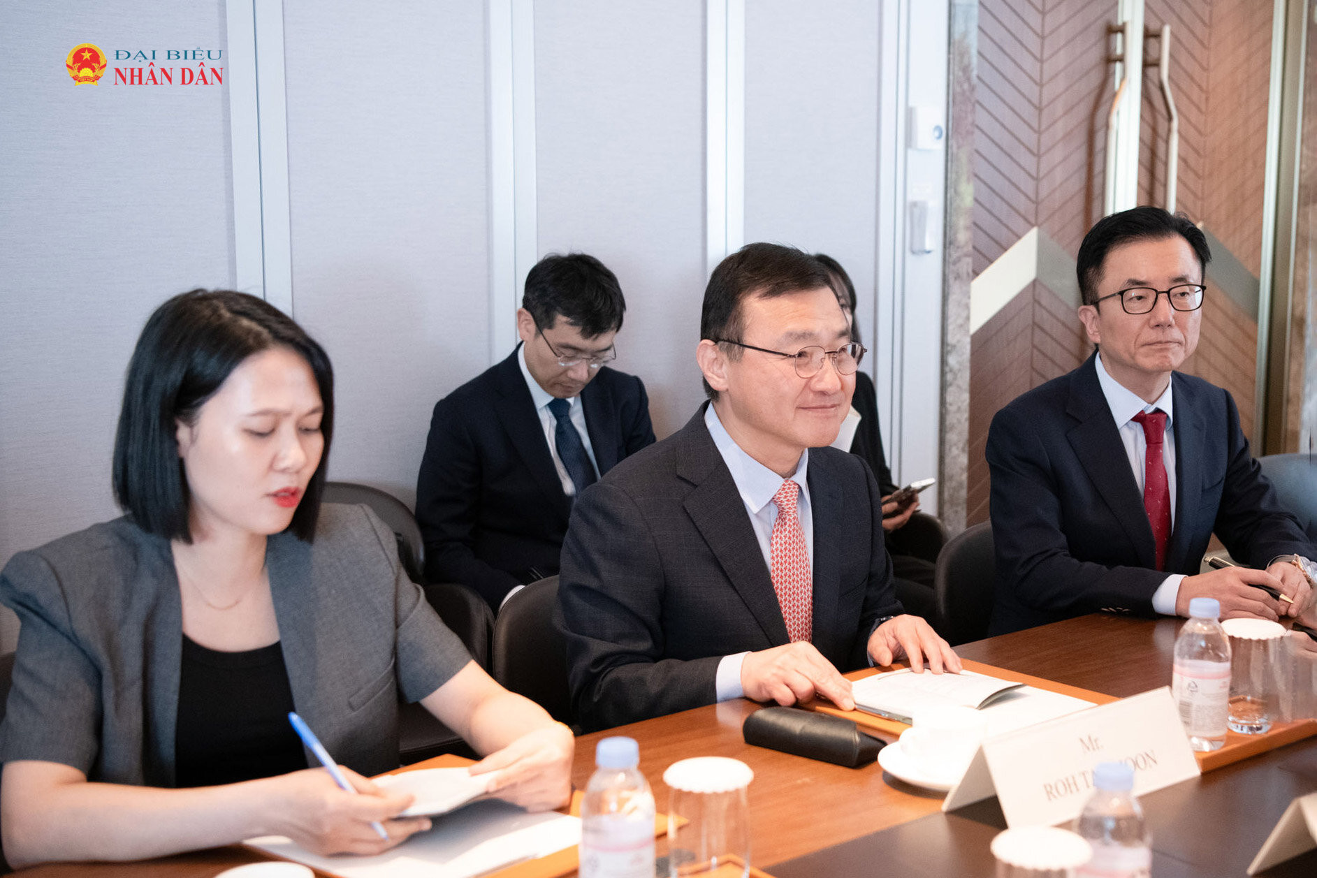 Phó Chủ tịch cấp cao kiêm Tổng Giám đốc điều hành Samsung điện tử Roh Tea Moon phát biểu tại cuộc tiếp