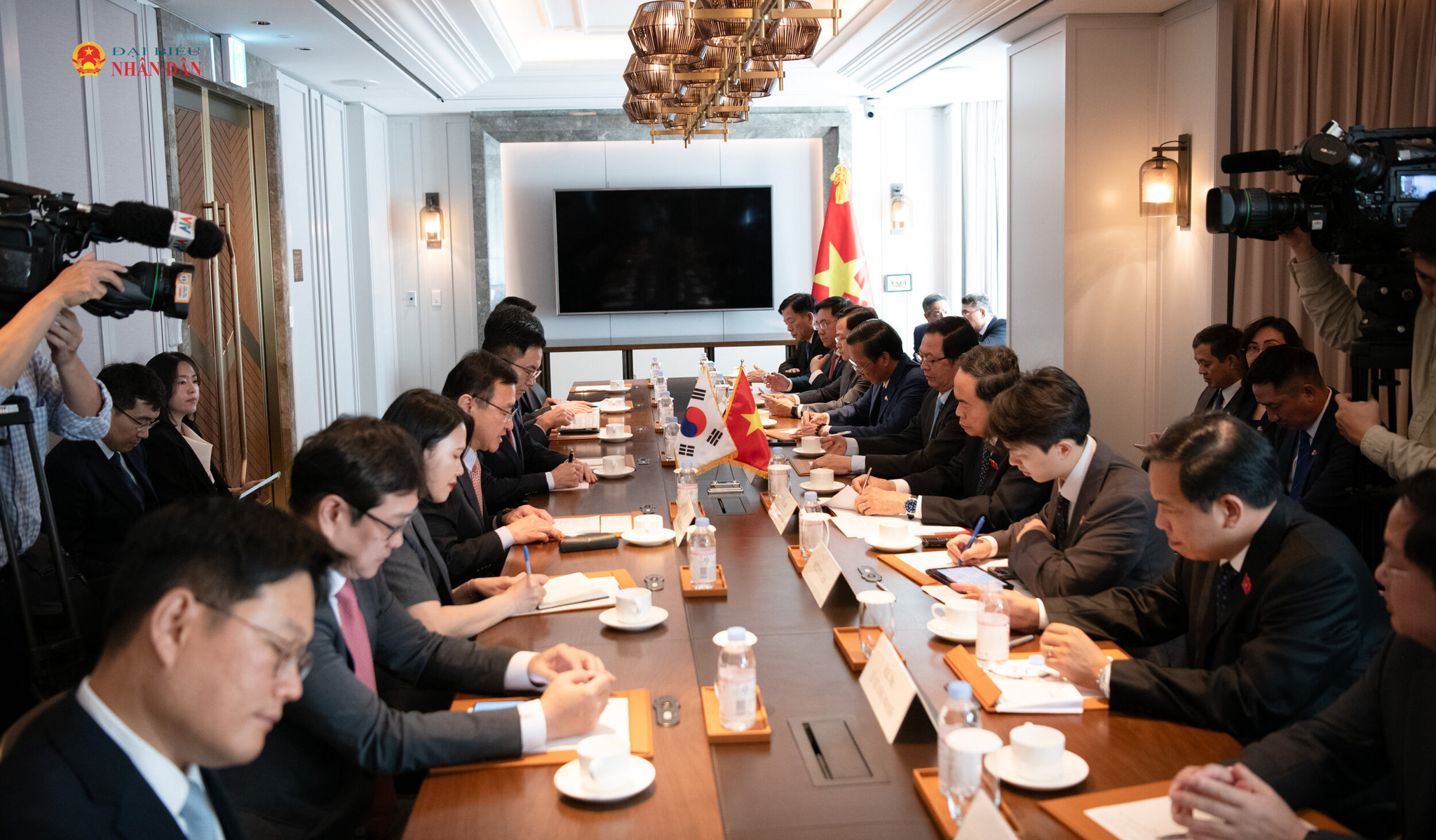 Toàn cảnh cuộc tiếp