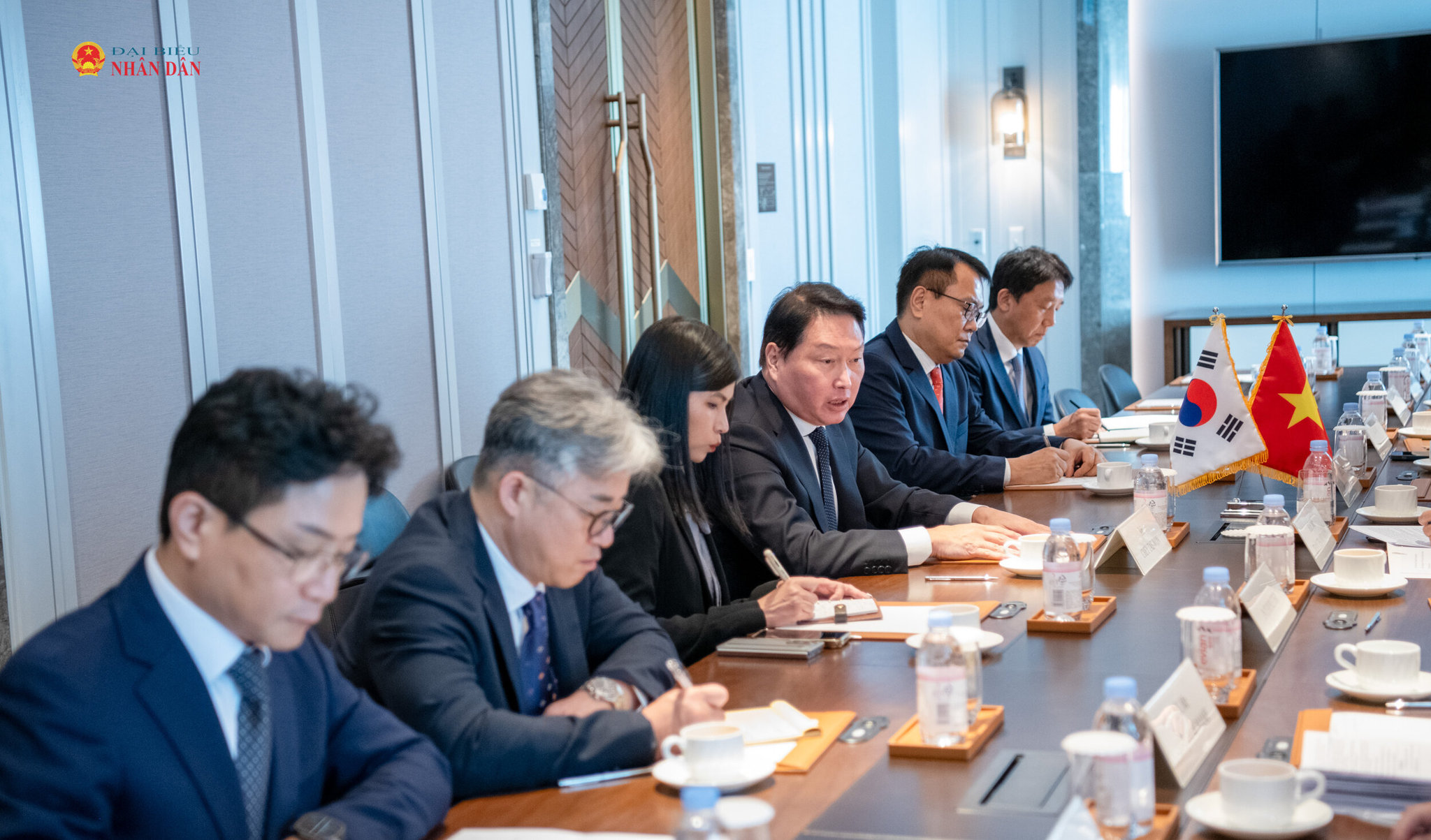 Chủ tịch Tập đoàn SK Chey Tae-Won và các đại biểu tại cuộc tiếp