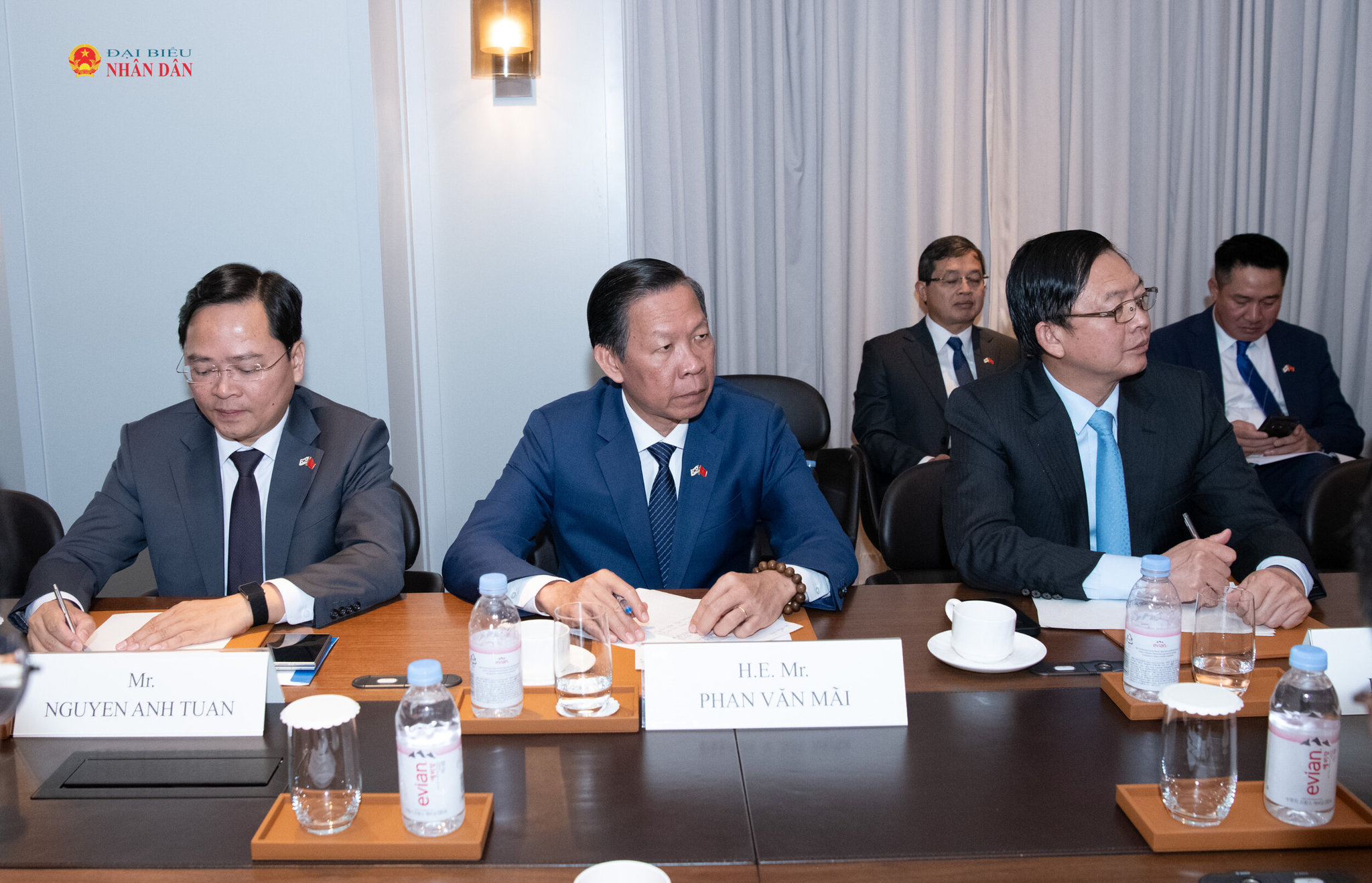 Đại biểu Việt Nam dự cuộc tiếp