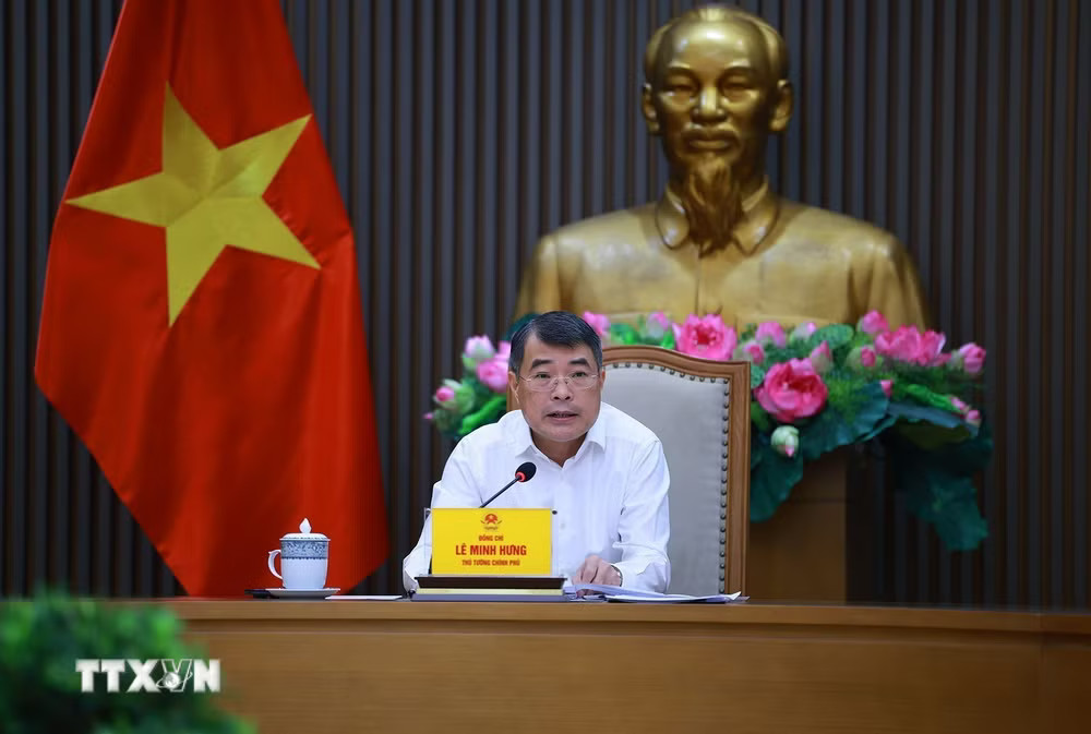 Thủ tướng Lê Minh Hưng làm việc với lãnh đạo Bộ Y tế và các bộ về dự thảo sửa đổi, bổ sung một số điều của luật trong lĩnh vực y tế