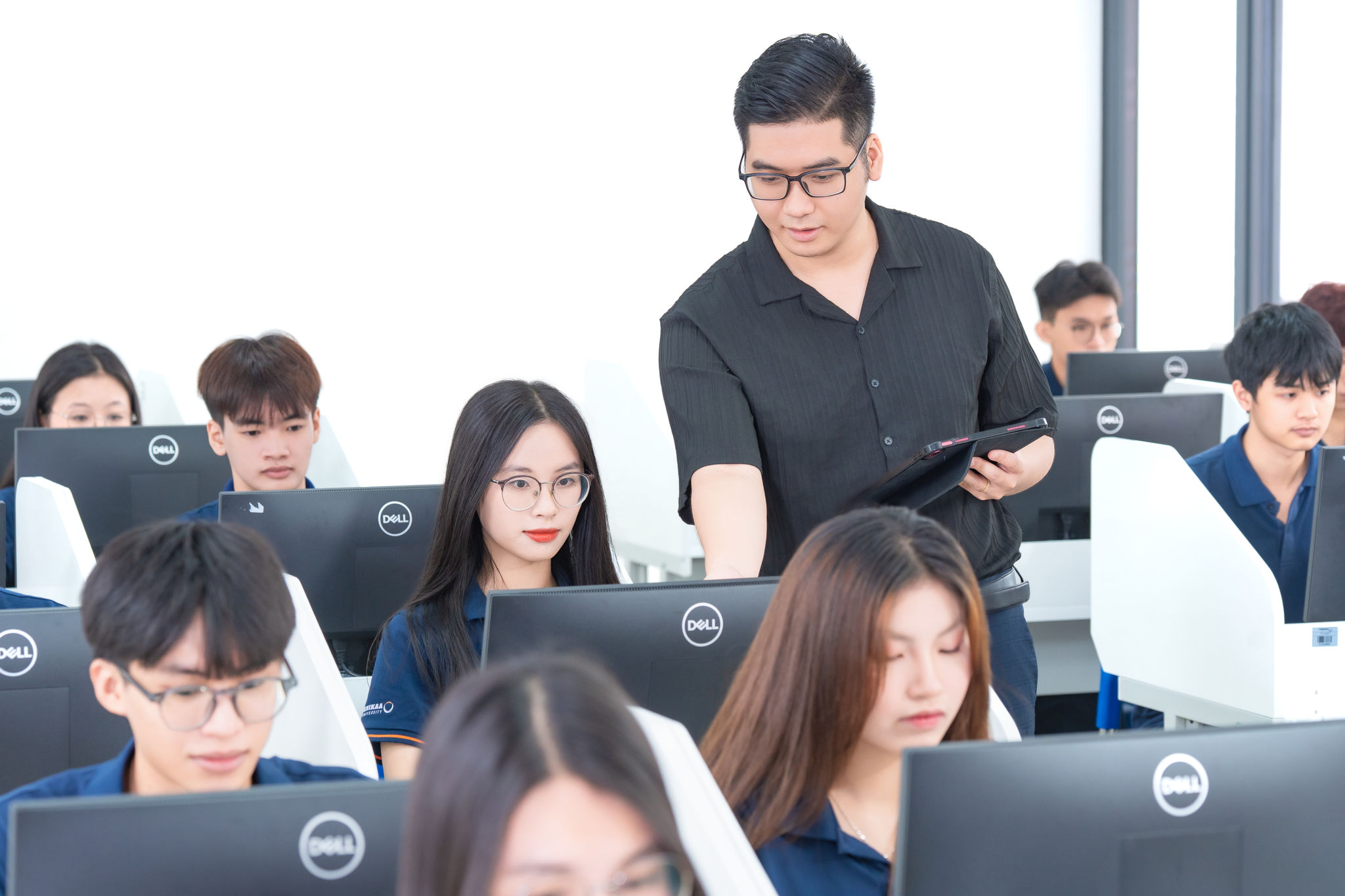 Học tập suốt đời để dám nghĩ, dám nói, dám làm, dám chịu trách nhiệm