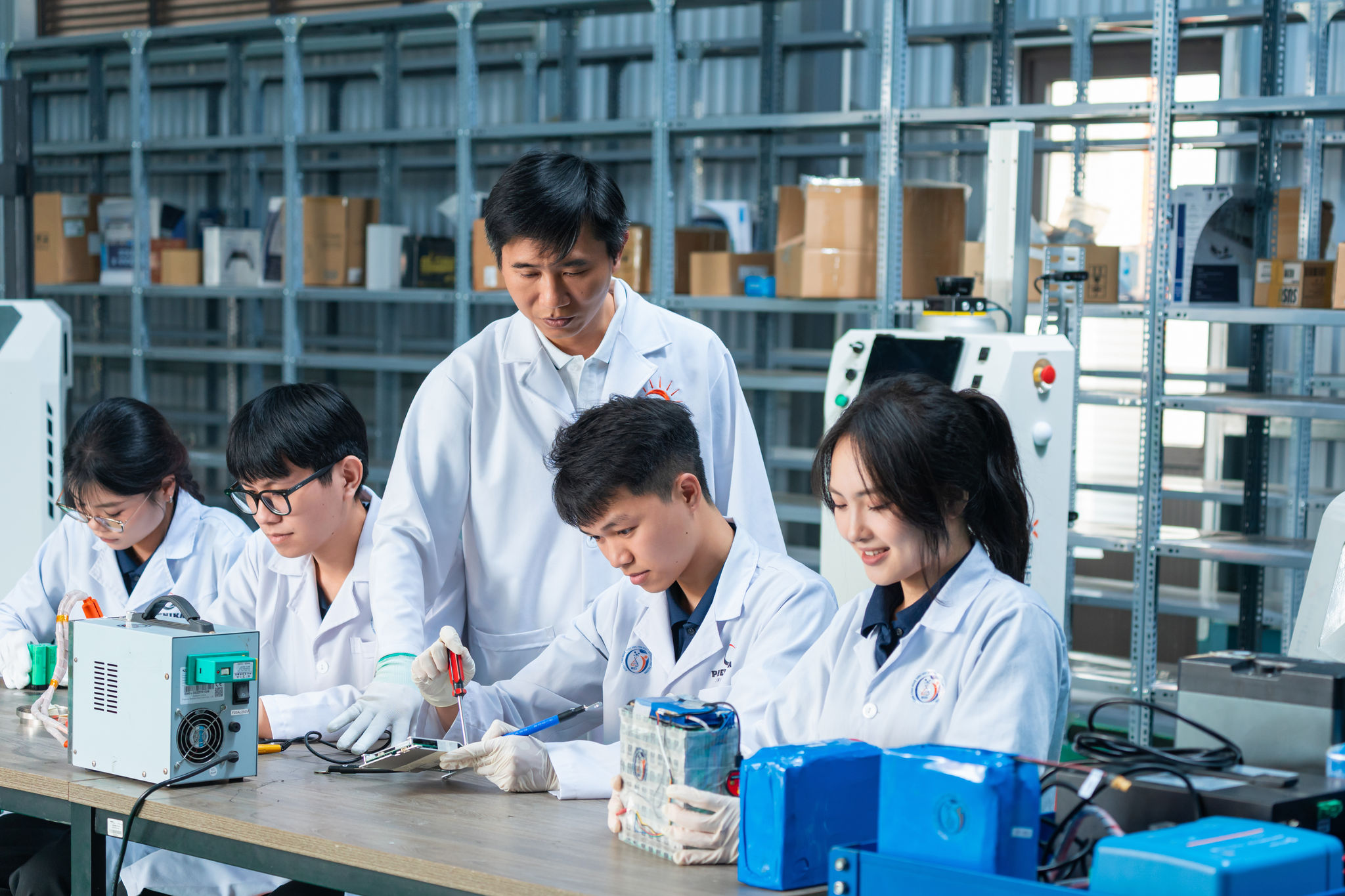 Nghị quyết 57 đặt ra yêu cầu về năng lực khoa học, công nghệ và đổi mới sáng tạo; Nghị quyết 71 tạo đột phá về giáo dục và đào tạo để hình thành đội ngũ hiện thực hóa yêu cầu