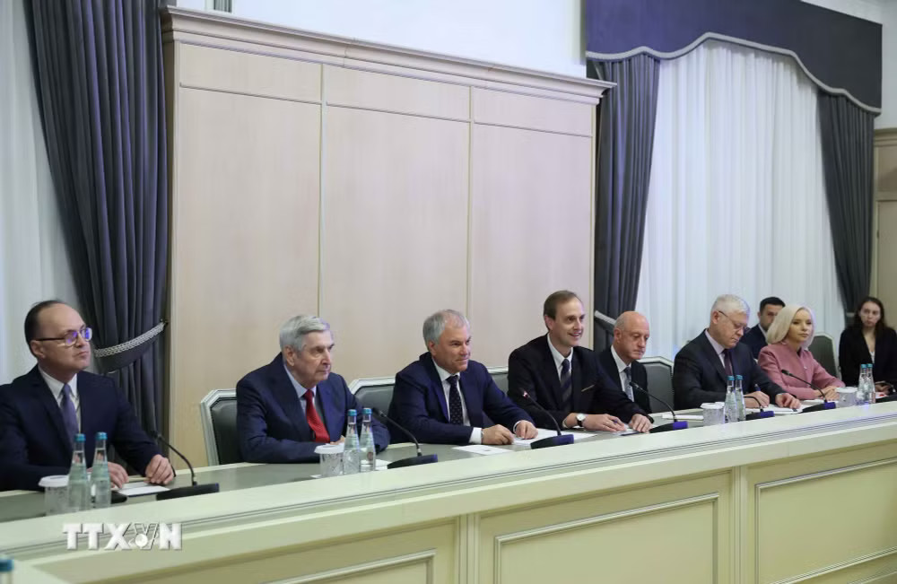 Chủ tịch Duma Quốc gia Nga Vyacheslav Volodin và thành viên đoàn Nga tại cuộc hội kiến Tổng Bí thư, Chủ tịch nước Tô Lâm