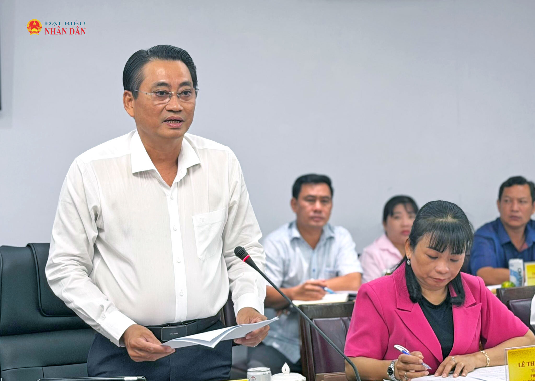 Phó Chủ tịch UBND tỉnh Vĩnh Long Nguyễn Quỳnh Thiện phát biểu tại cuộc làm việc