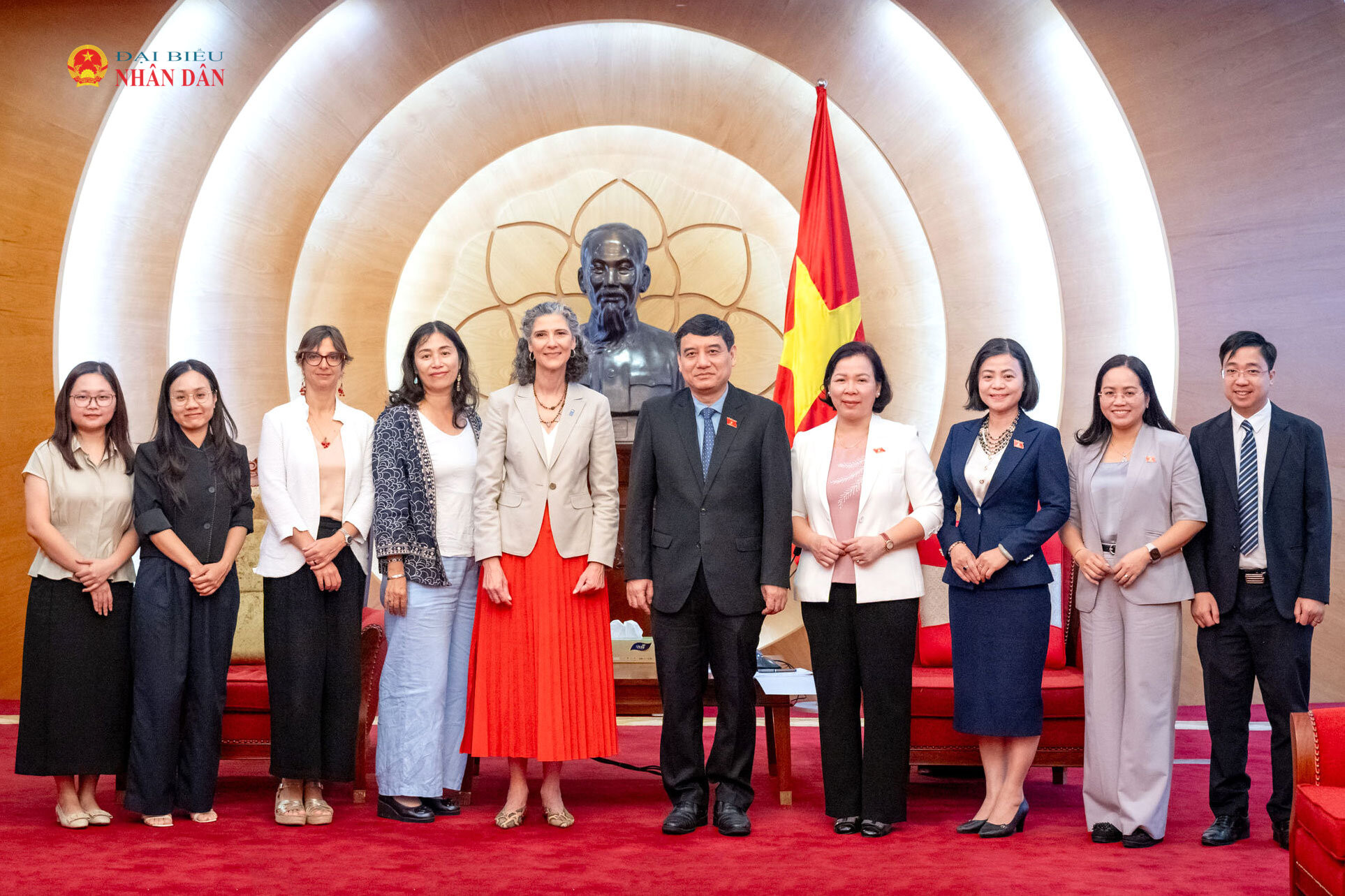 Chủ nhiệm Ủy ban Văn hóa và Xã hội Nguyễn Đắc Vinh tiếp Trưởng đại diện Thường trú UNDP tại Việt Nam