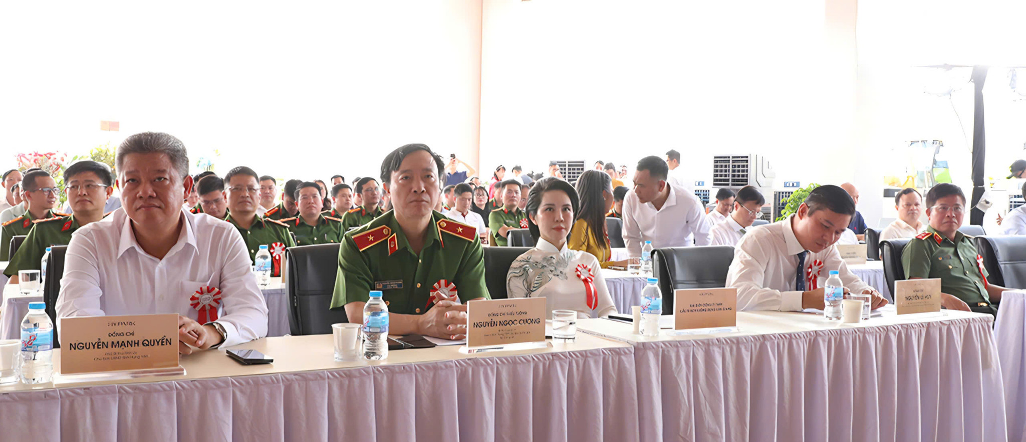Các đại biểu tham dự Lễ khởi công