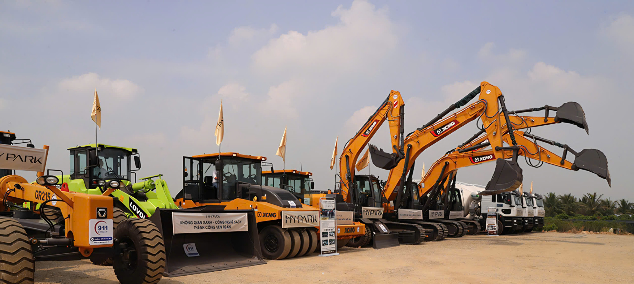 Phương tiện, máy móc sẵn sàng thi công dự án