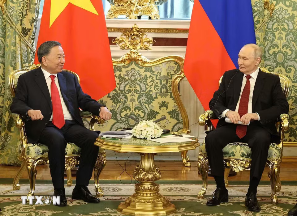 Tổng Bí thư, Chủ tịch nước Tô Lâm gặp hẹp Tổng thống Liên bang Nga Vladimir Putin