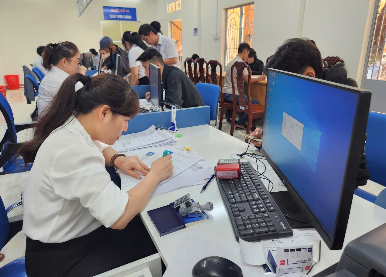 Nghị quyết số 04-NQ/TU, Tỉnh ủy Quảng Ngãi đặt mục tiêu đến năm 2030, 100% cán bộ đáp ứng tiêu chuẩn chuyên môn theo vị trí việc làm