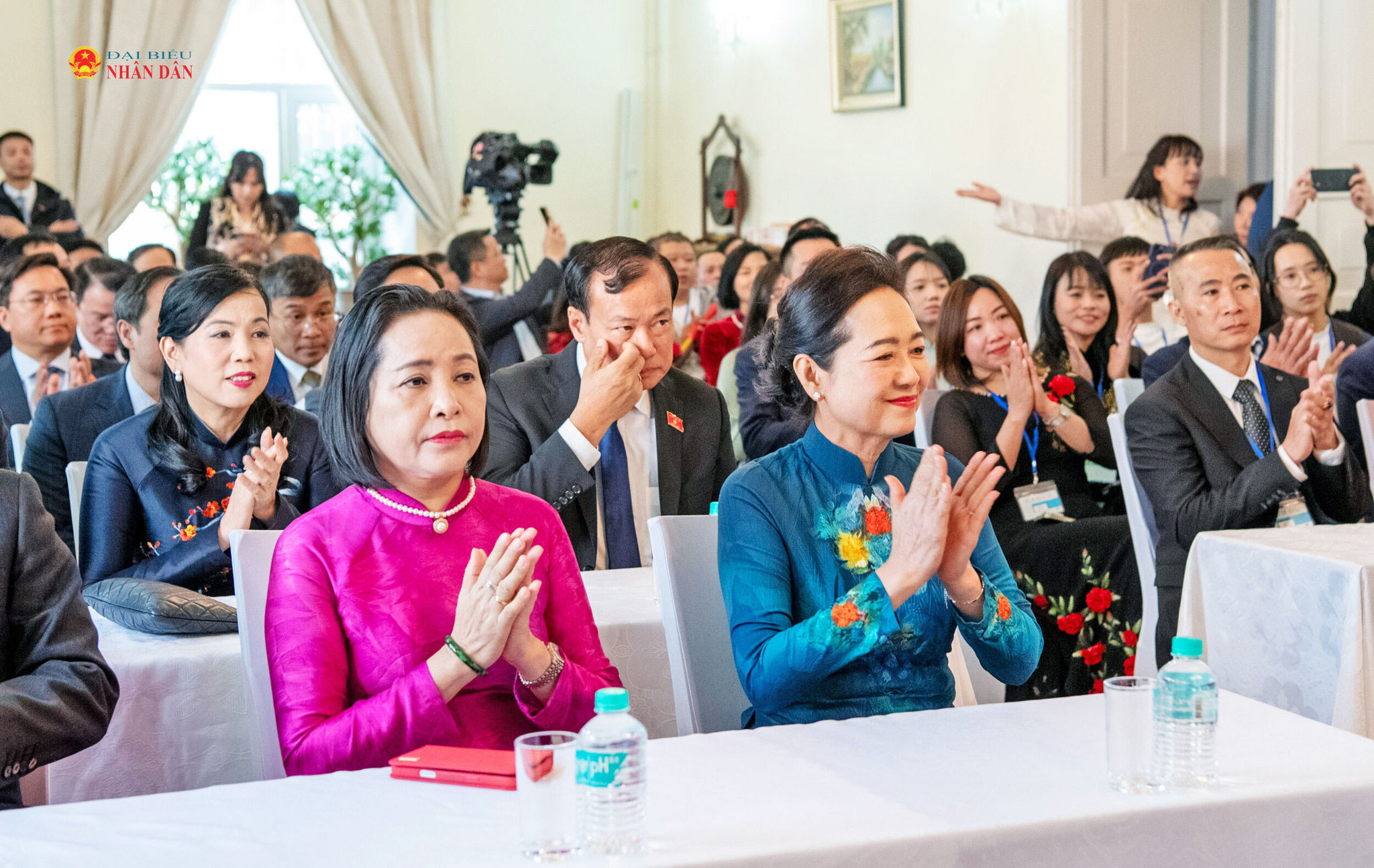 Phu nhân Chủ tịch Quốc hội Nguyễn Thị Thanh Nga và Phó Chủ tịch Quốc hội Nguyễn Thị Thanh cùng các đại biểu dự cuộc cuộc gặp mặt