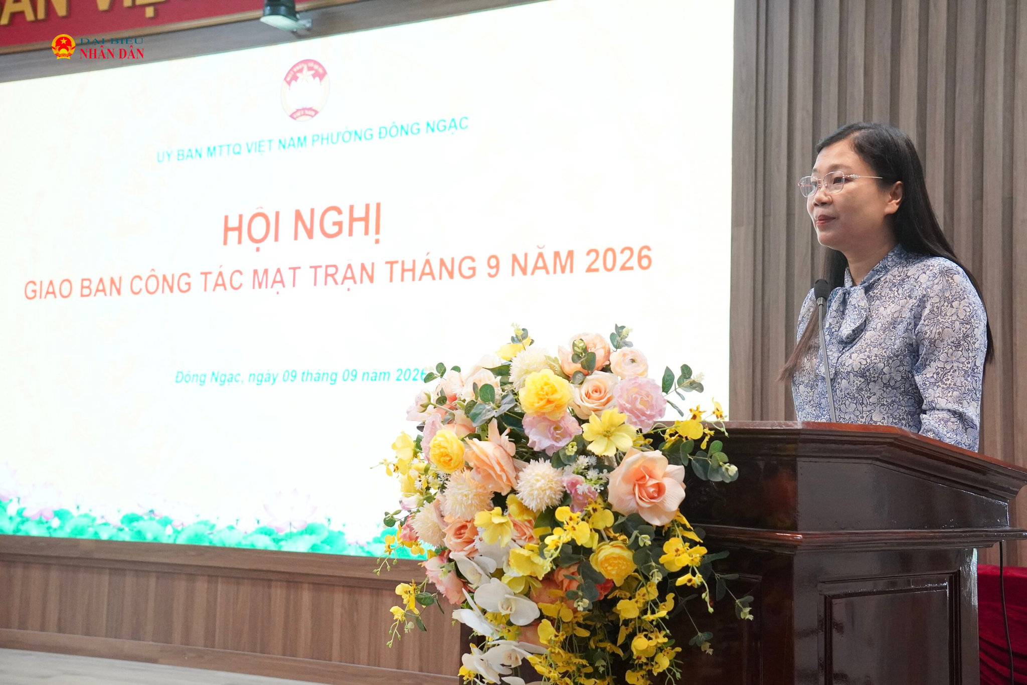UVBTV, Chủ tịch UB. MTTQ Việt Nam phường Đông Ngạc Nguyễn Thanh Nhàn trình bày nội dung: ”Giao ban Công tác mặt trận tháng 9 năm 2026, tuyên truyền lấy ý kiến nhân dân đối với hồ sơ Điều chỉnh tổng thể Quy hoạch phân khu đô thị sông Hồng, tỷ lệ 1/5000, đoạn từ cầu Hồng Hà đến cầu Mễ Sở và Phương án…