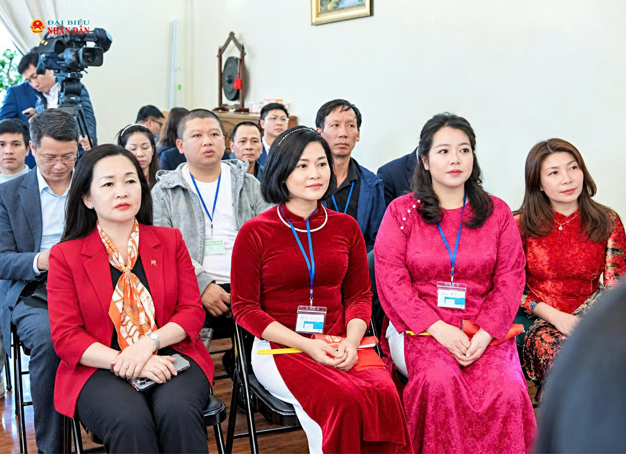 Các đại biểu dự cuộc gặp mặt