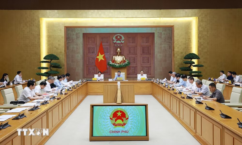 Thủ tướng Lê Minh Hưng chủ trì họp về dự án Luật sửa đổi, bổ sung một số điều của Luật Đất đai; Luật Nhà ở và Luật Kinh doanh bất động sản. (Ảnh: Dương Giang/TTXVN) Thủ tướng Lê Minh Hưng chủ trì họp về dự án Luật Đất đai (sửa đổi), Luật Nhà ở (sửa đổi) và Luật Kinh doanh bất động sản (sửa đổi). (