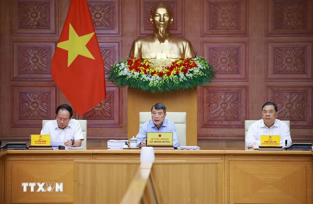 Thủ tướng Lê Minh Hưng và Phó Thủ tướng Thường trực Phạm Gia Túc, Phó Thủ tướng Lê Tiến Châu chủ trì họp về dự án Luật sửa đổi, bổ sung một số điều của Luật Đất đai; Luật Nhà ở và Luật Kinh doanh bất động sản. (Ảnh: Dương Giang/TTXVN) Thủ tướng Lê Minh Hưng và Phó Thủ tướng Thường trực Phạm Gia Túc, Phó Thủ tướng Lê Tiến Châu chủ trì họp về dự án Luật Đất đai (sửa đổi), Luật Nhà ở (sửa đổi) và Luật Kinh doanh bất động sản (sửa đổi)