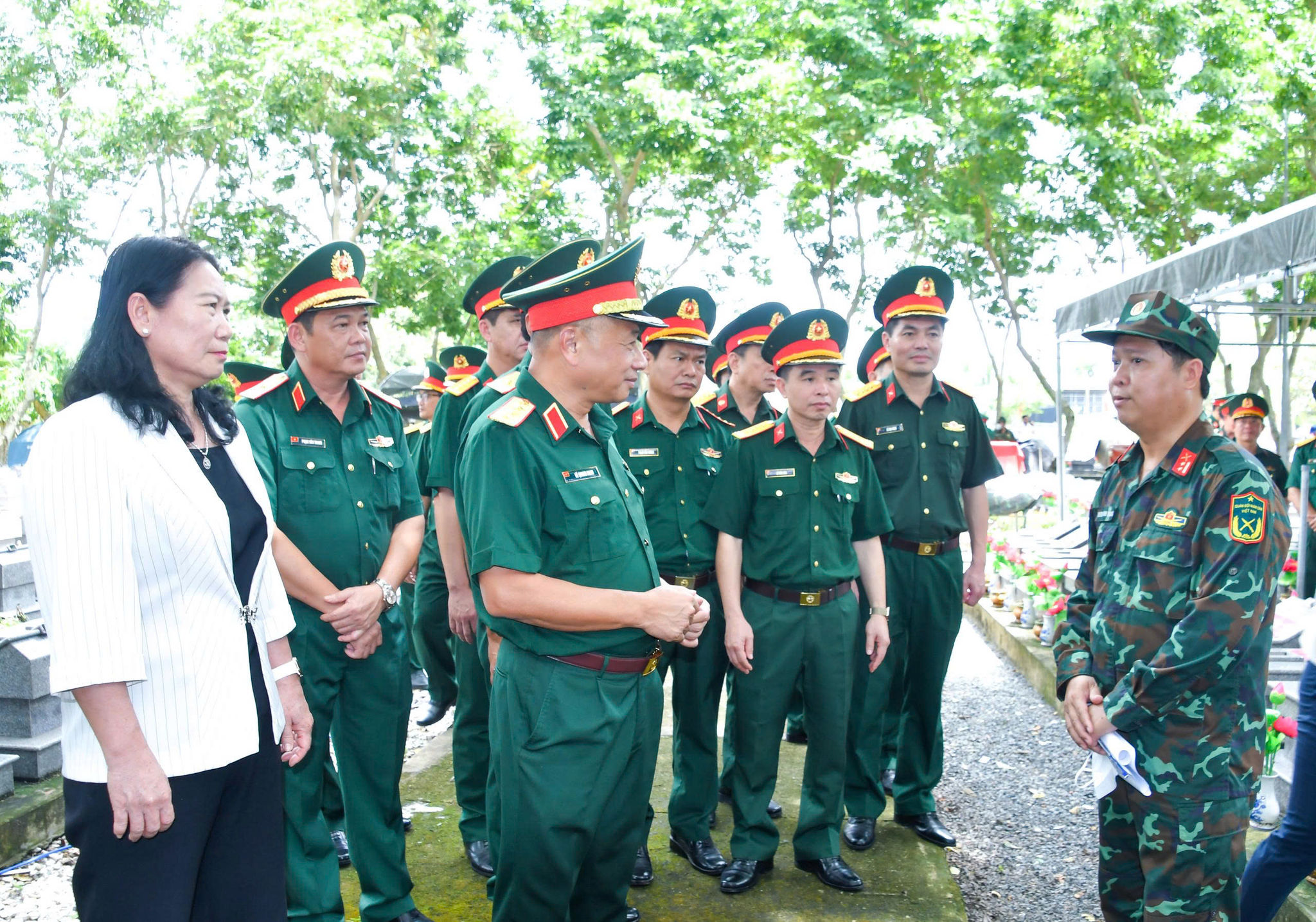 Truy tập
