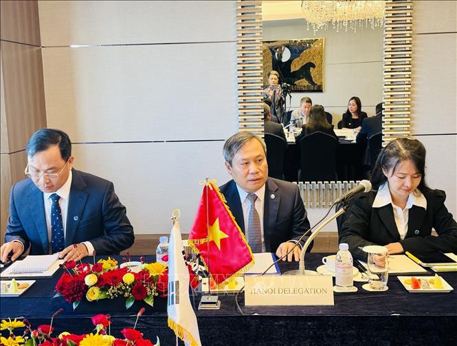 Chủ tịch UBND thành phố Hà Nội Vũ Đại Thắng làm việc với các tập đoàn Hàn Quốc
