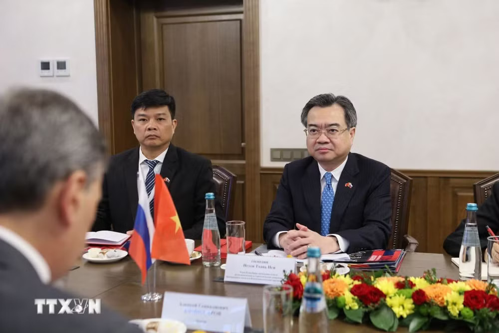 Trưởng Ban Chính sách, chiến lược Trung ương Nguyễn Thanh Nghị tại cuộc làm việc với lãnh đạo Học viện Tổng thống Liên bang Nga