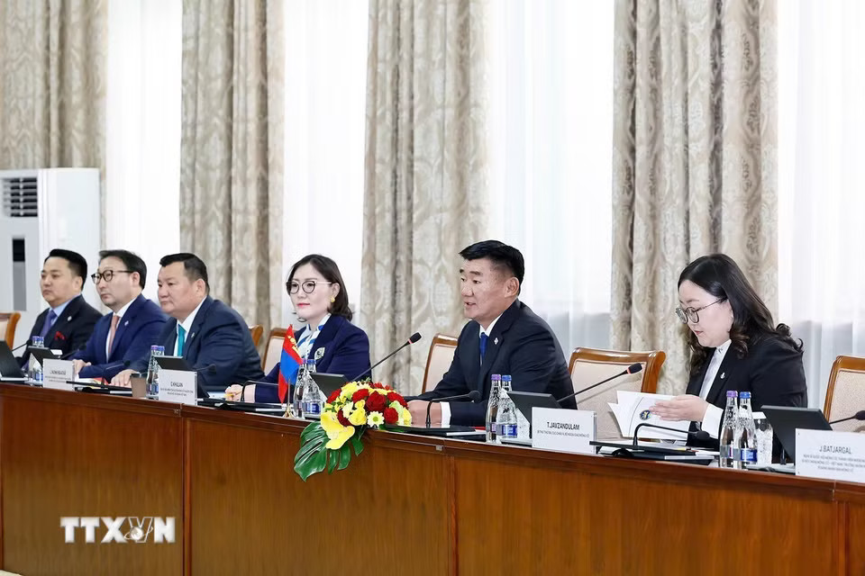 Chủ tịch Quốc hội Trần Thanh Mẫn hội đàm với Chủ tịch Quốc hội Mông Cổ Sandag Byambatsogt phát biểu