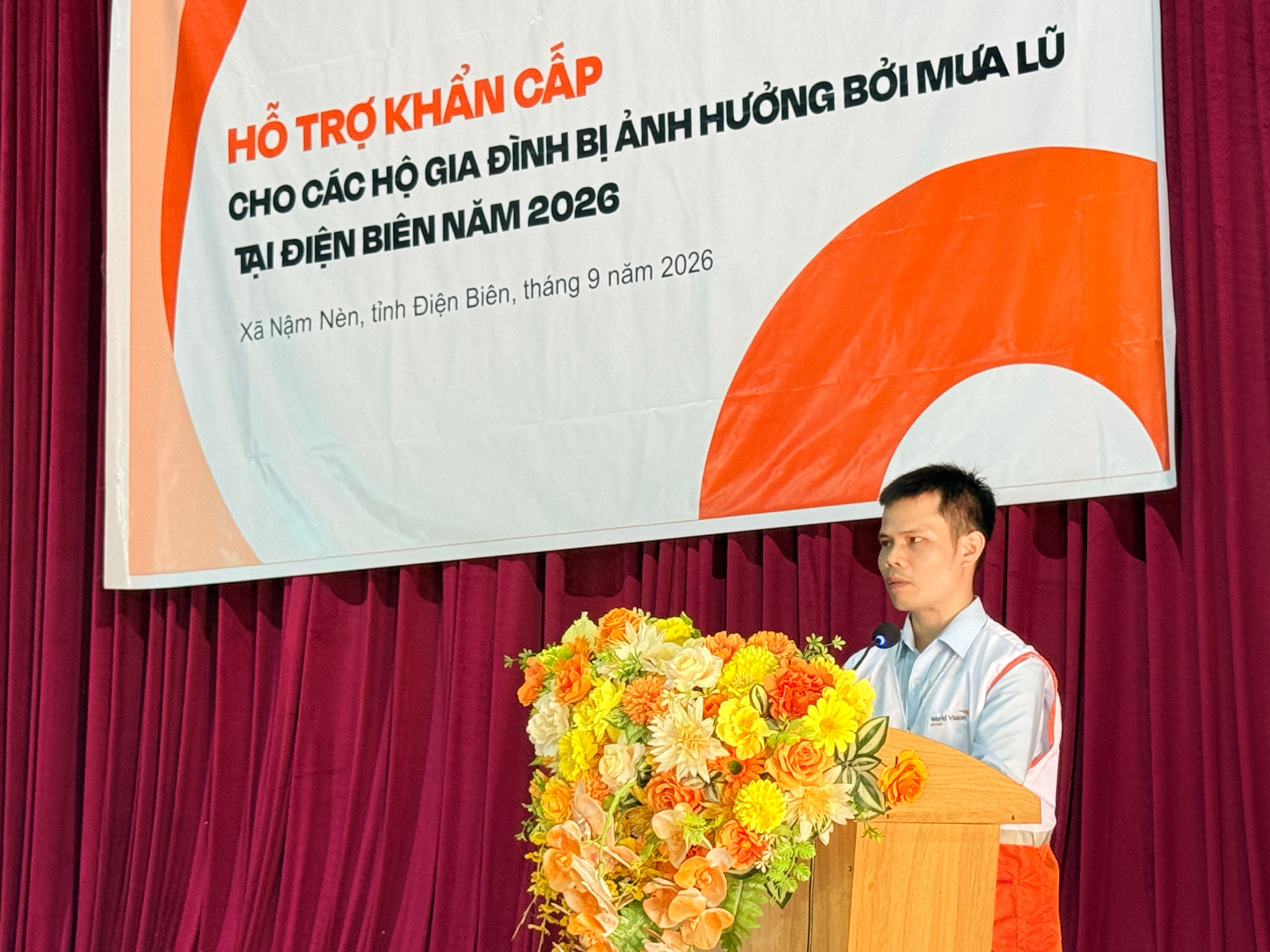 ong Nguyen Van Phong, dai dien WVIV phat bieu tai su kien ho tro cong dong
