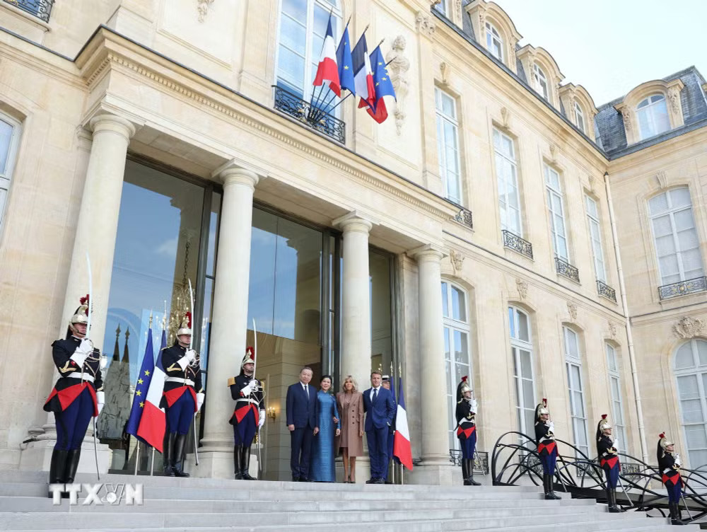 Tổng thống Pháp Emmanuel Macron và Phu nhân đón Tổng Bí thư, Chủ tịch nước Tô Lâm và Phu nhân