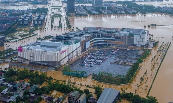 AEON Mall ở Huế không bị ngập sau mưa lớn và trở thành nơi trú ngụ an toàn cho nhiều người dân khi mưa lũ
