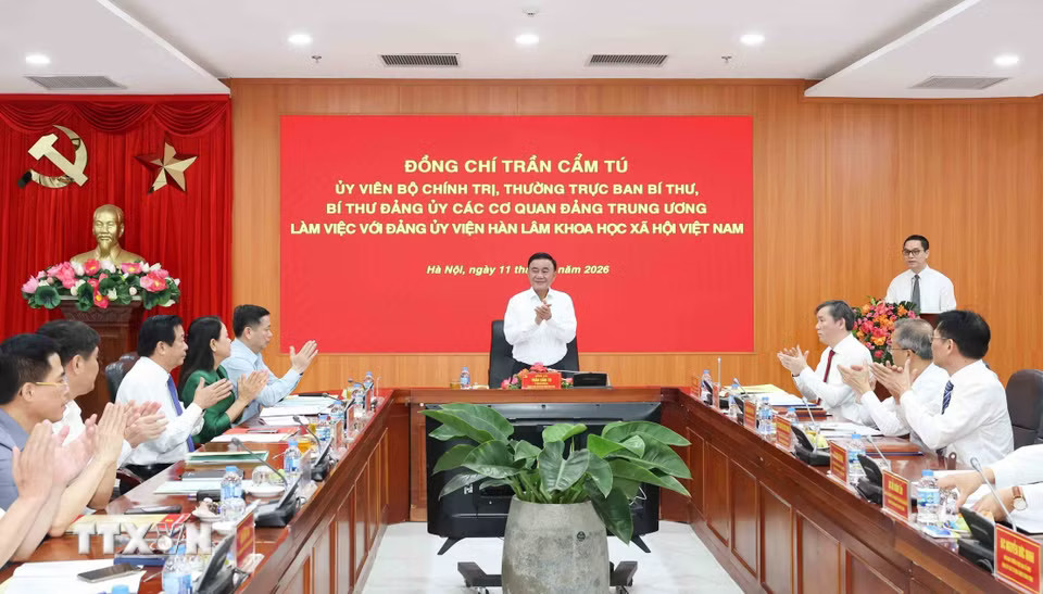 Thường trực Ban Bí thư Trần Cẩm Tú chủ trì làm việc với Đảng ủy Viện Hàn lâm Khoa học xã hội Việt Nam