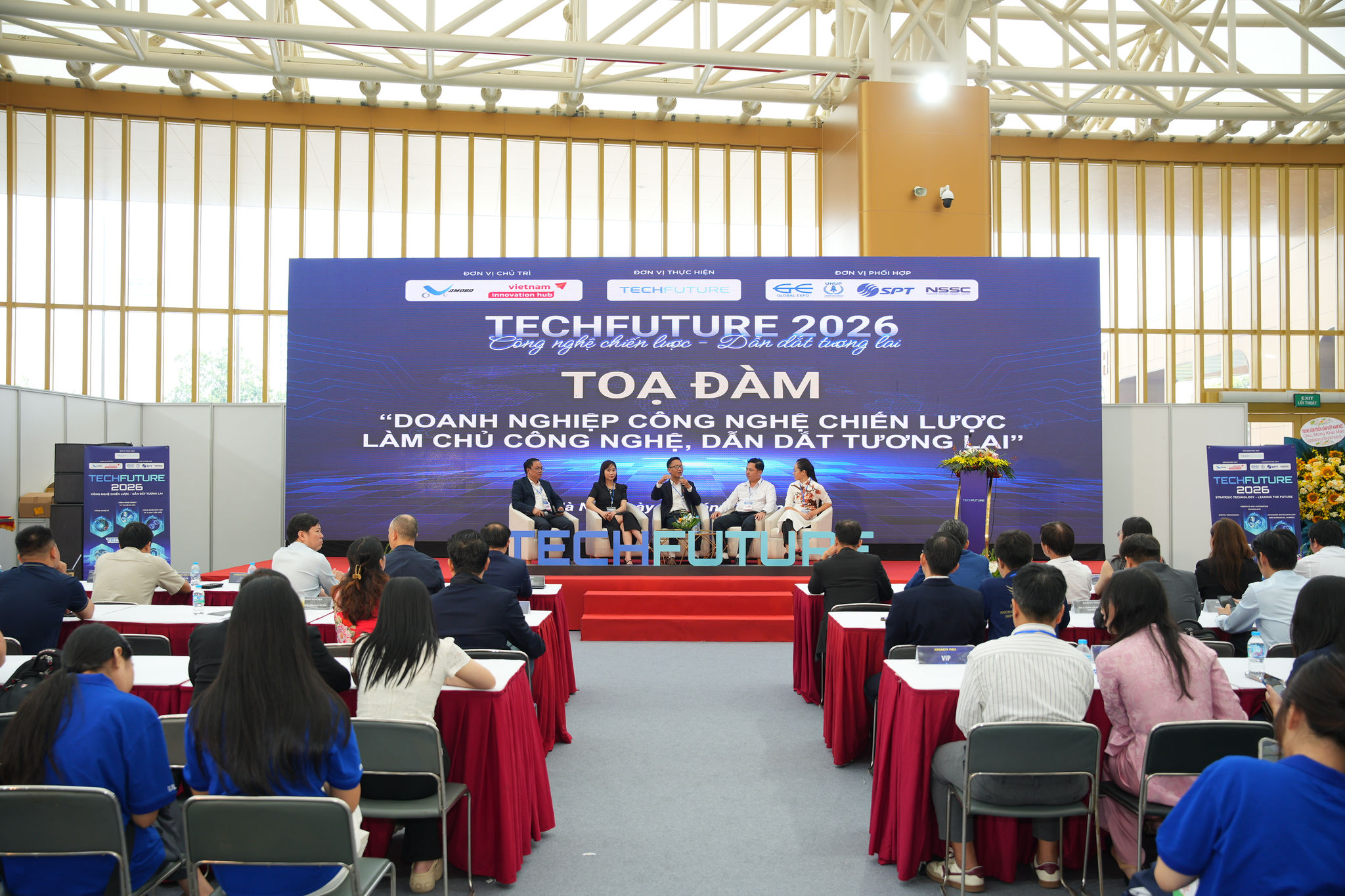 Các đại biểu tham gia tọa đàm