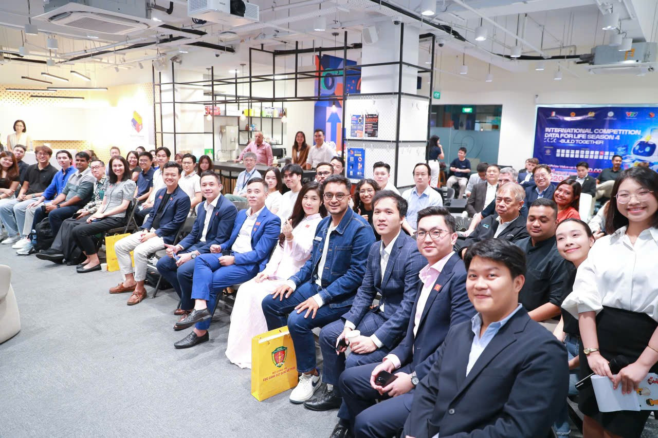 Các đại biểu dự buổi Lễ phát động Data for Life 2026