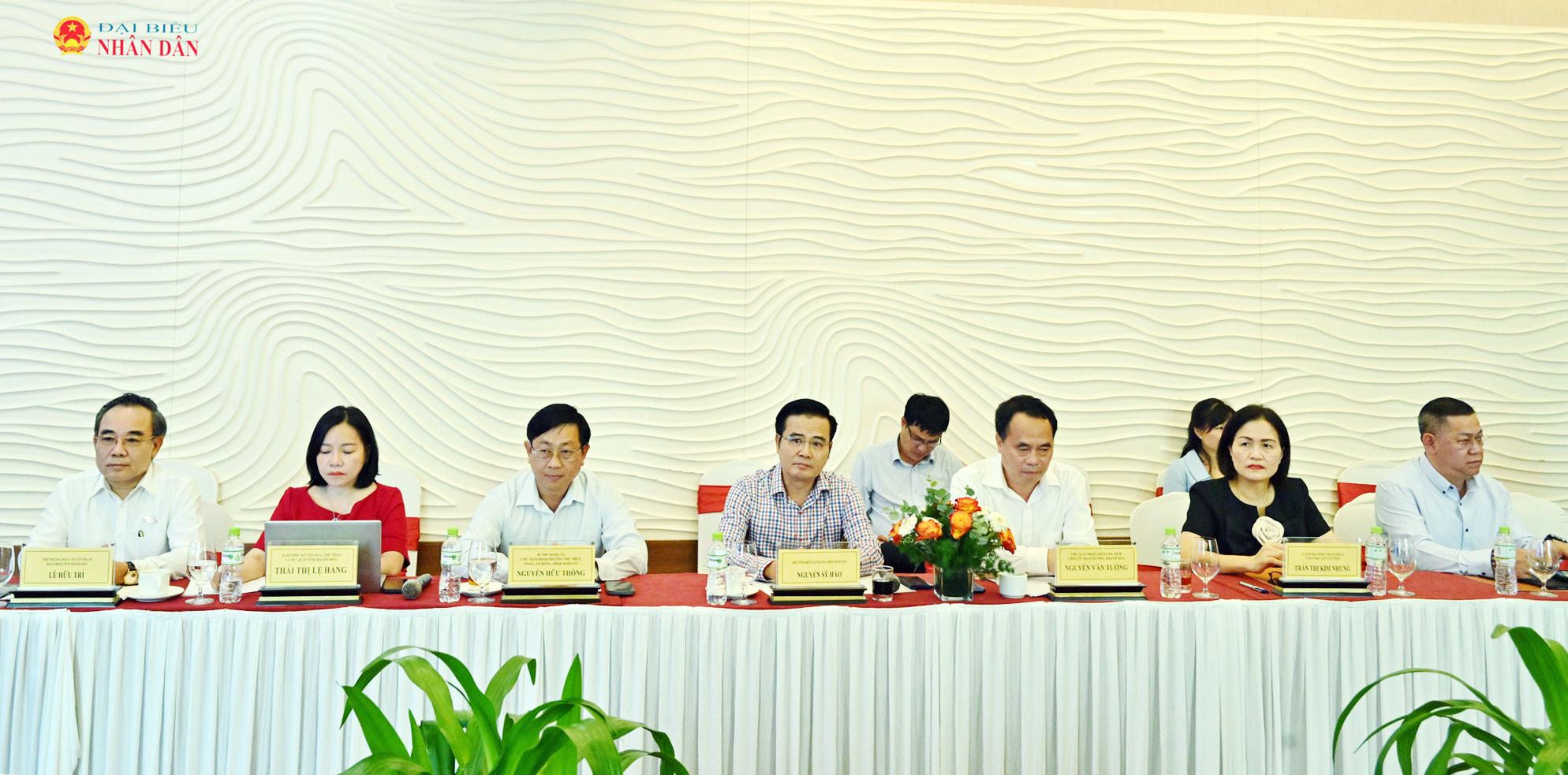 Các đại biểu dự tọa đàm
