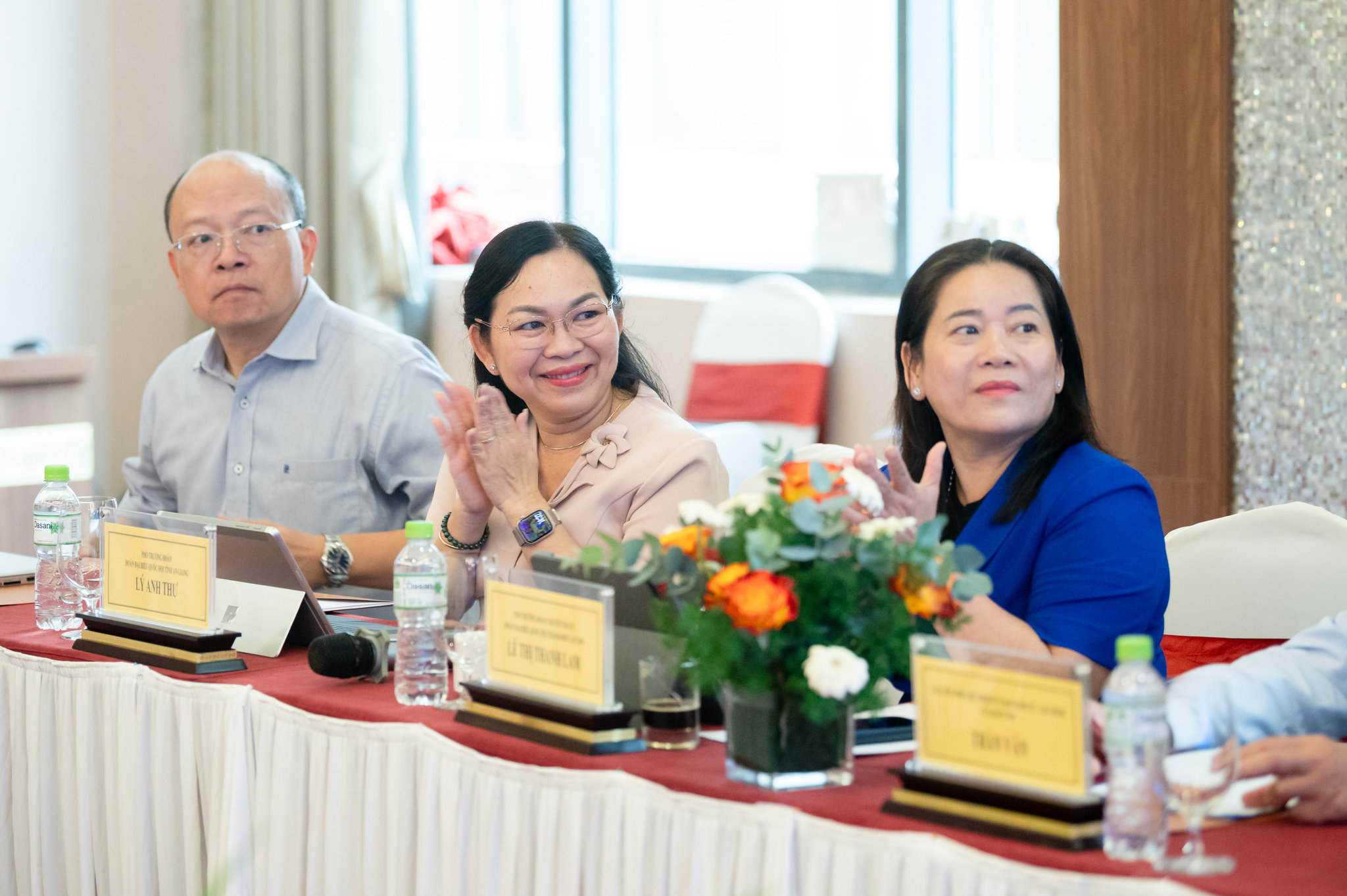 Các đại biểu tham dự tọa đàm